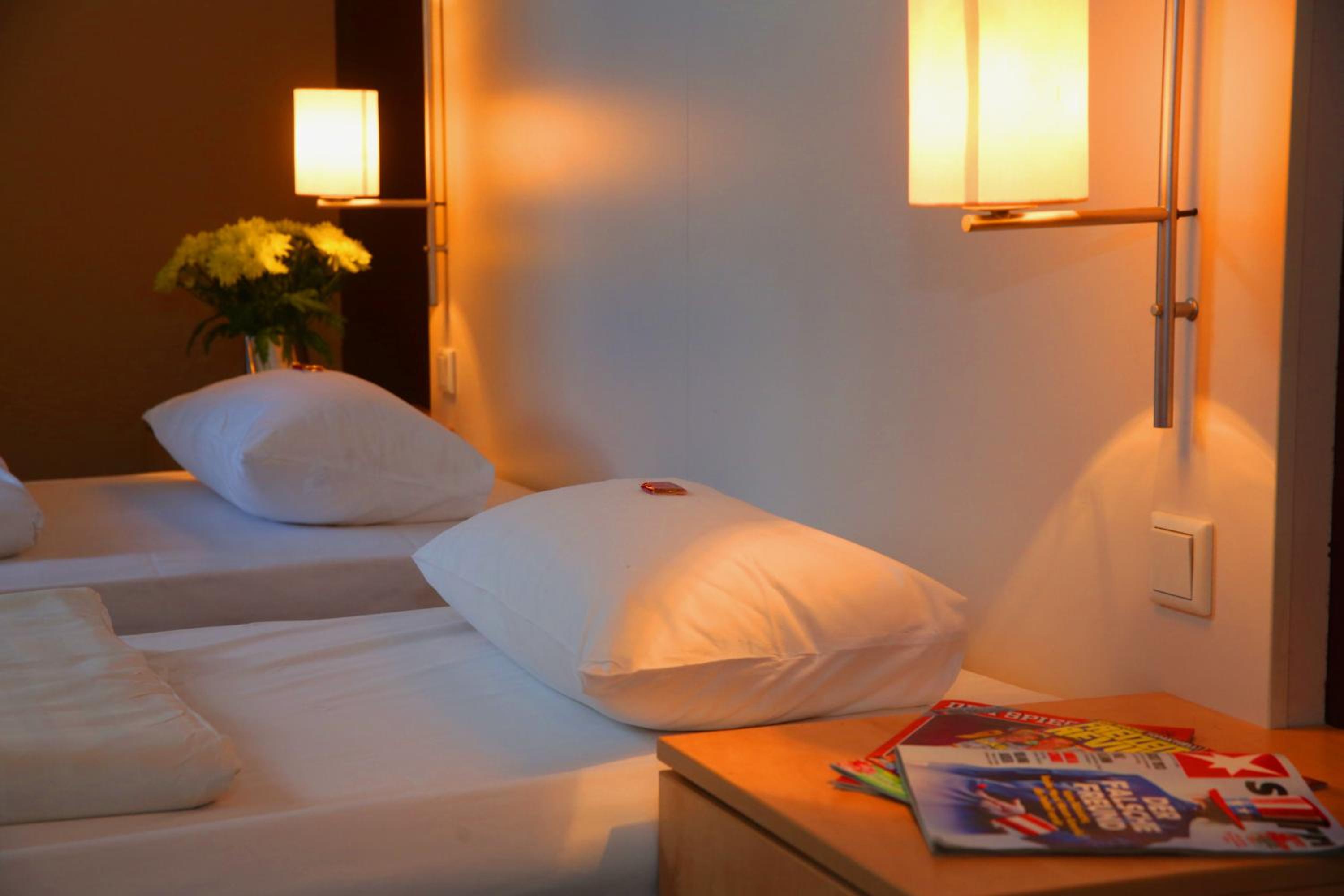 Standard Twin Room photo 2