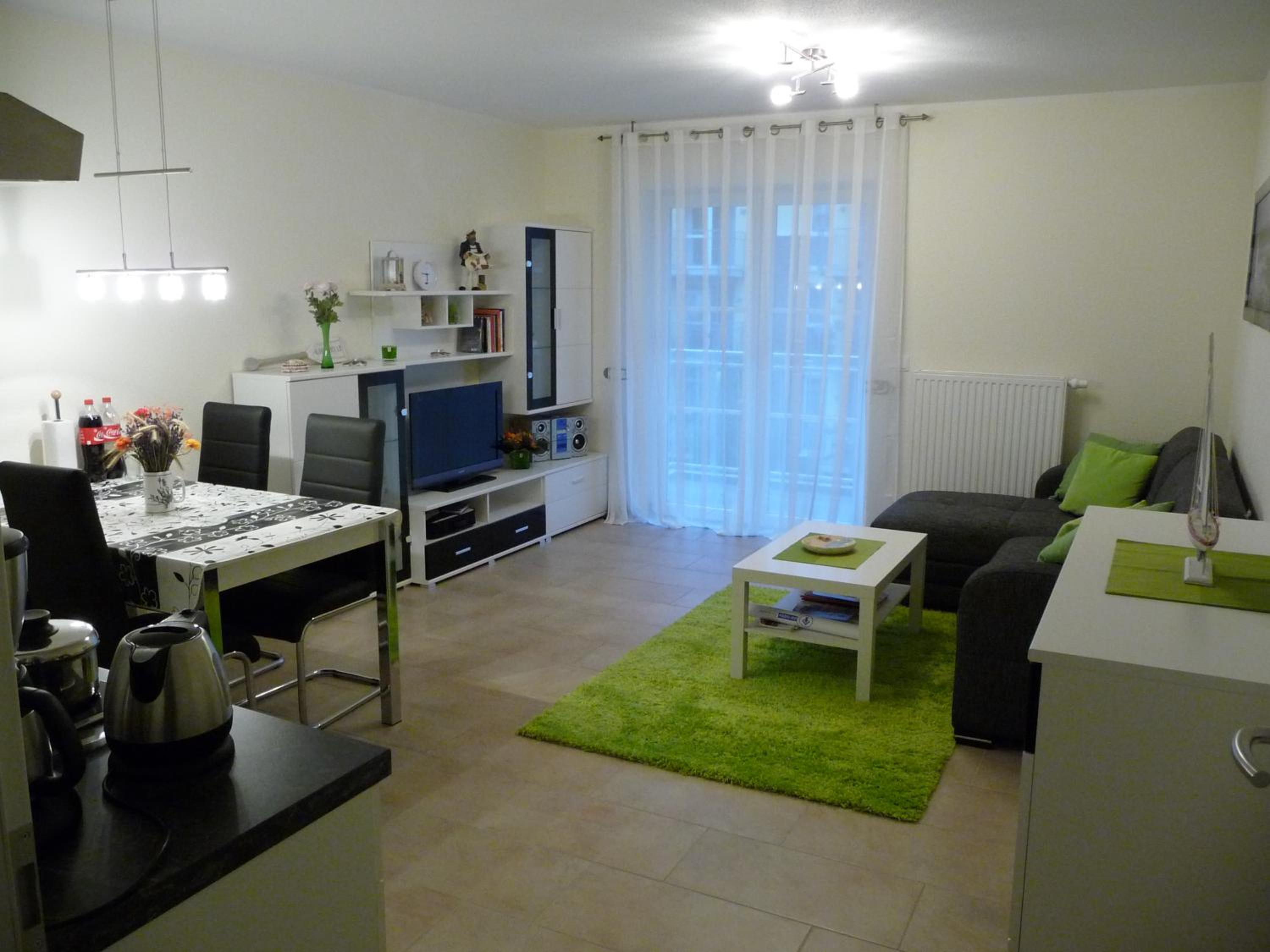 One-Bedroom Apartment photo 1