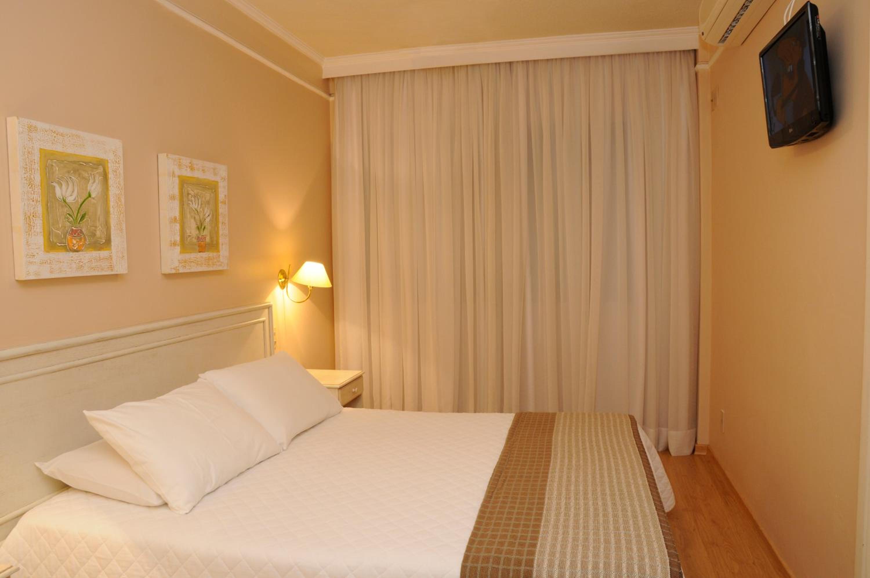 Deluxe Double or Twin Room photo 3