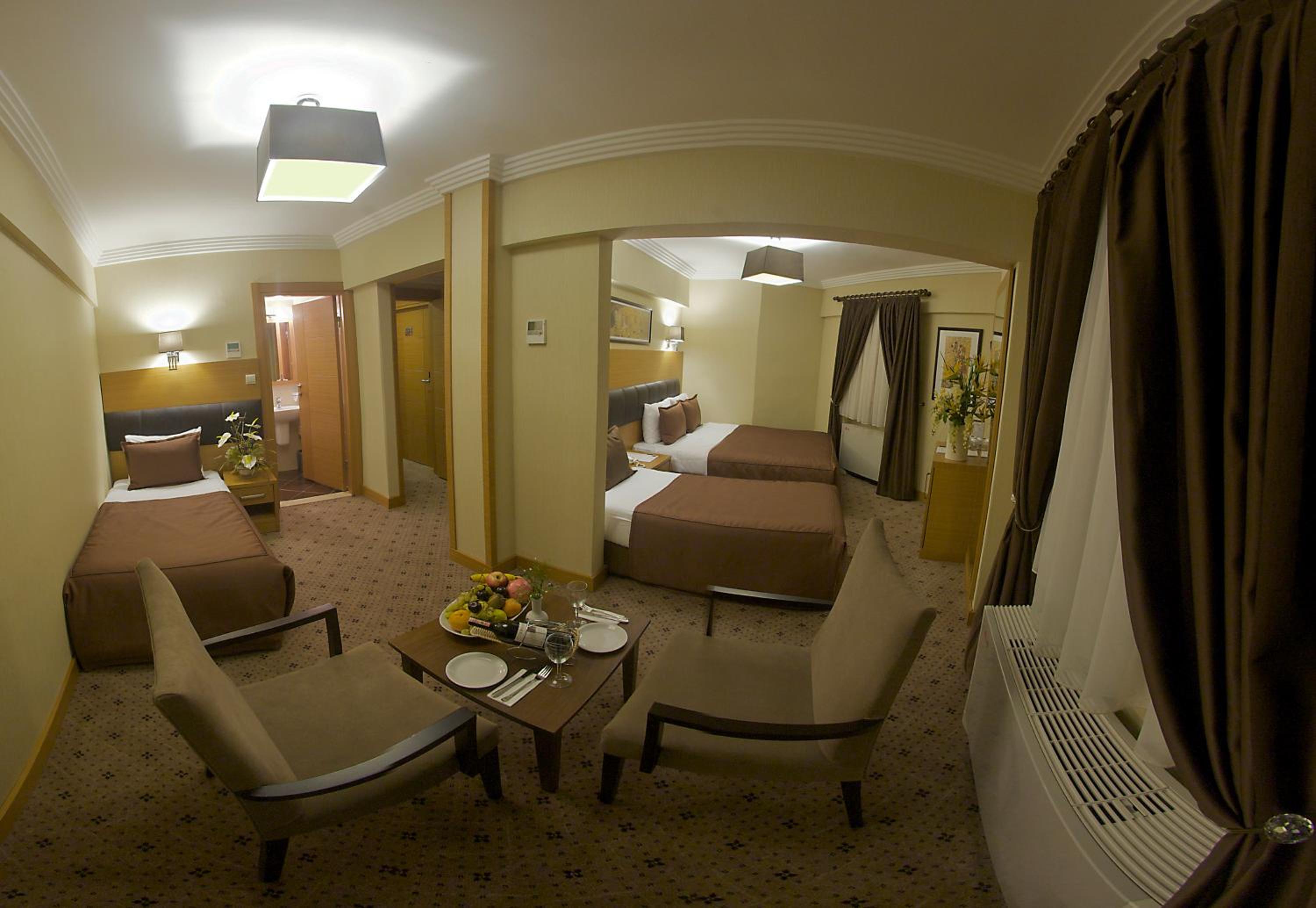 Standard Triple Room photo 2