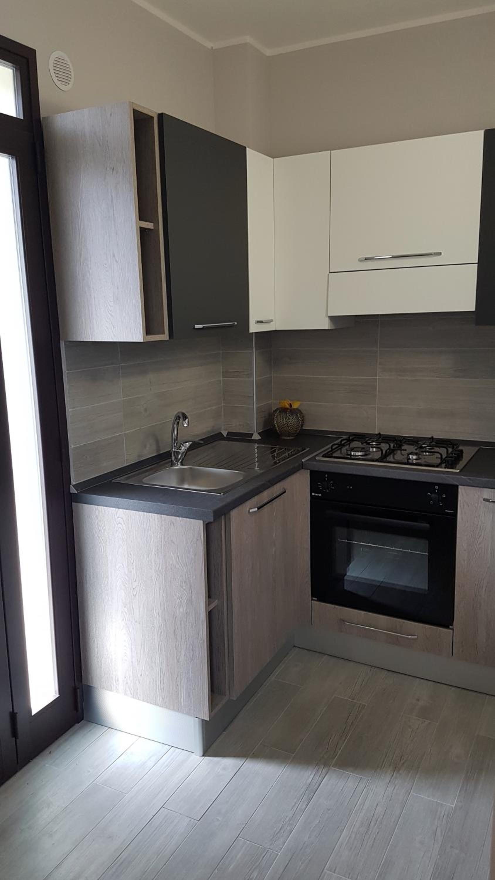 One-Bedroom House - Photo 2