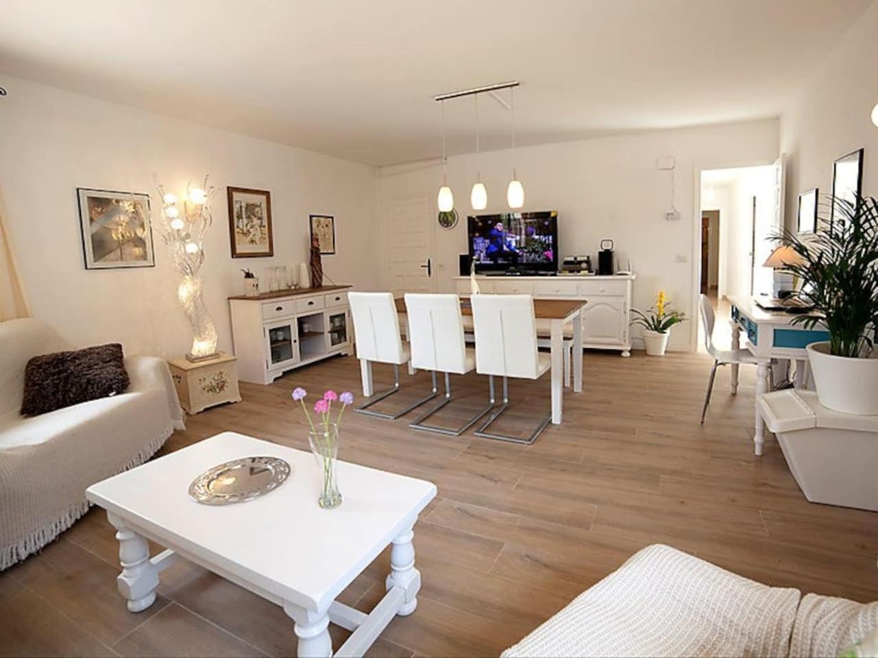 Villa con Vista al Mar
