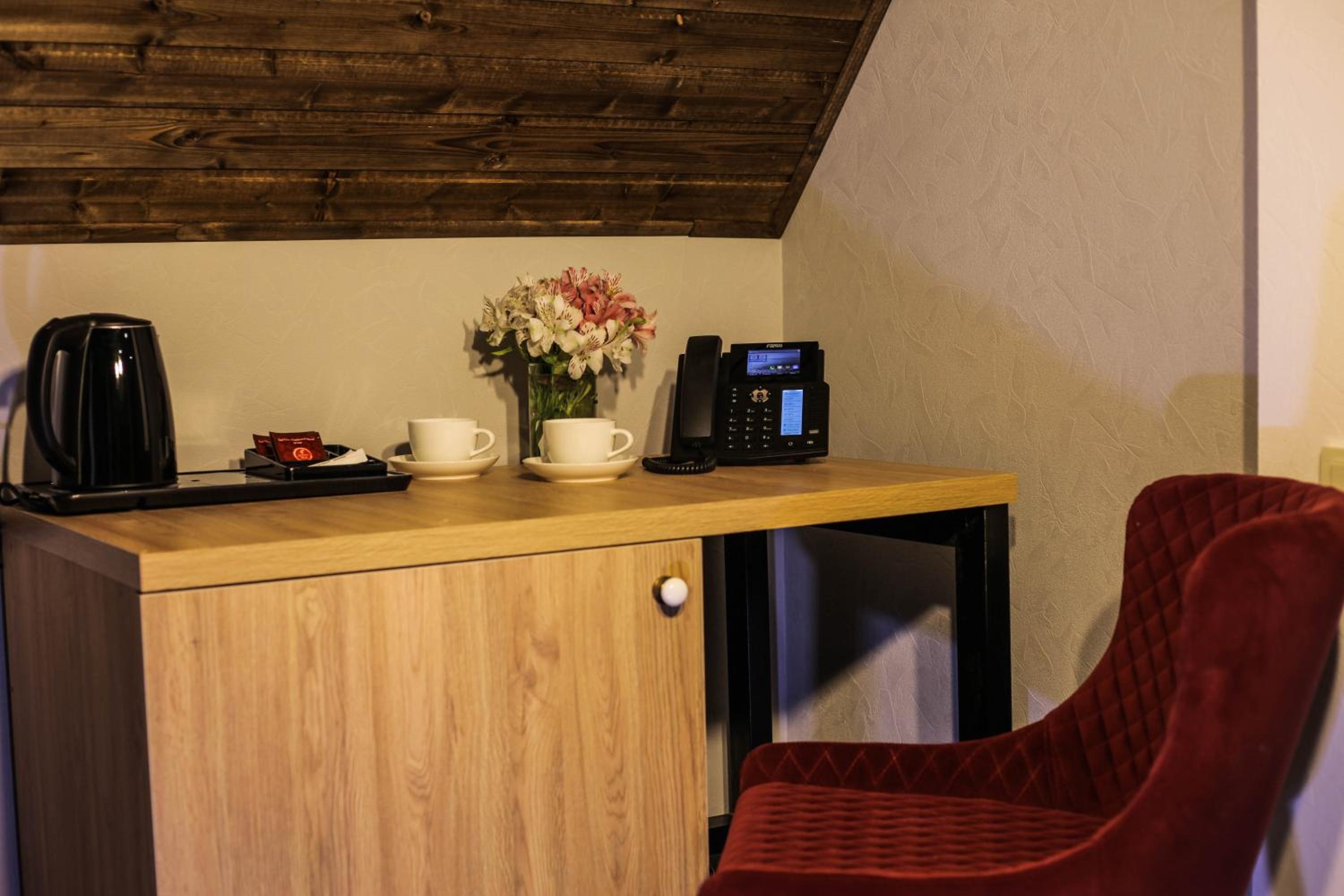 Quadruple Room with Balcony - Photo 29