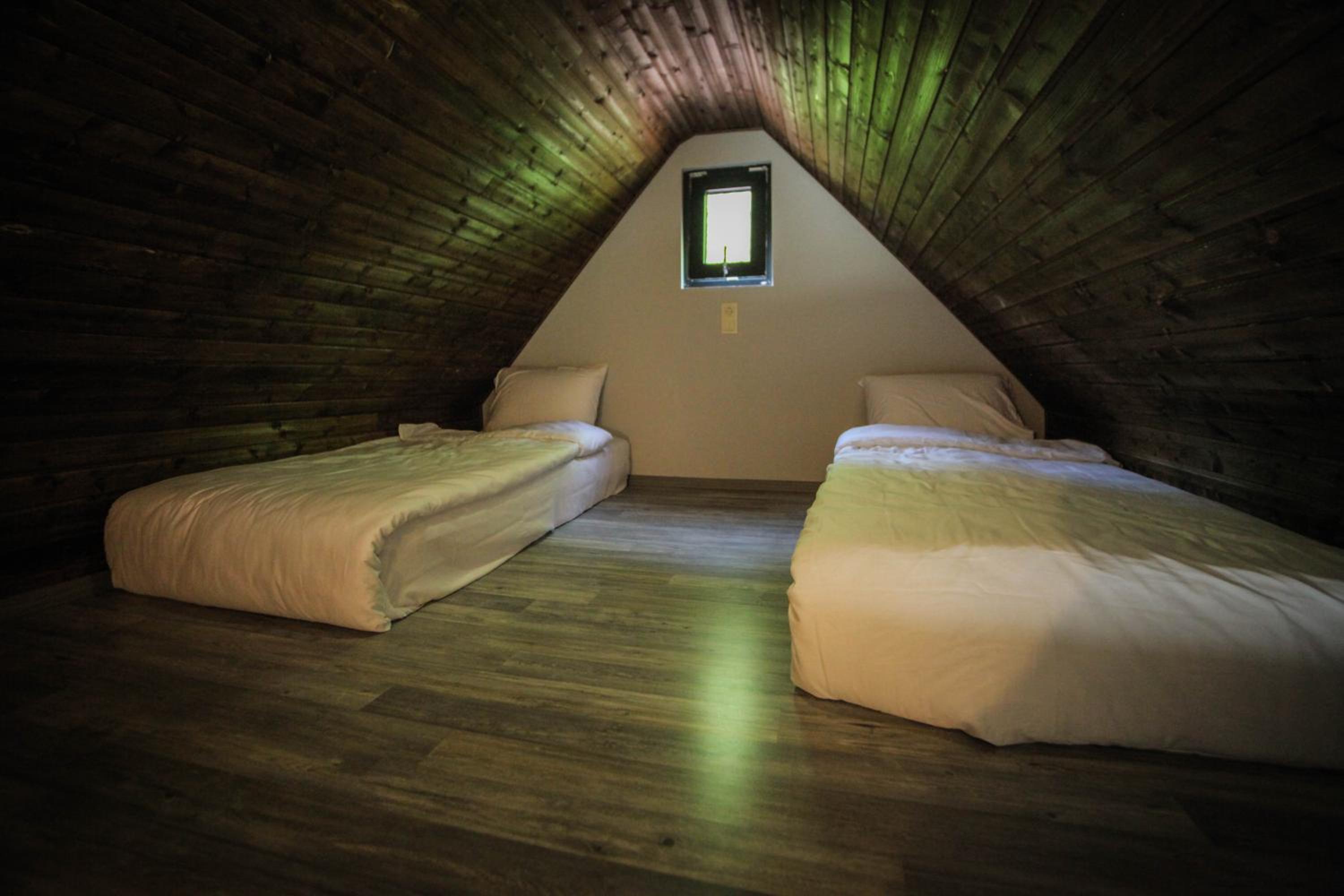 Quadruple Room with Balcony - Photo 26