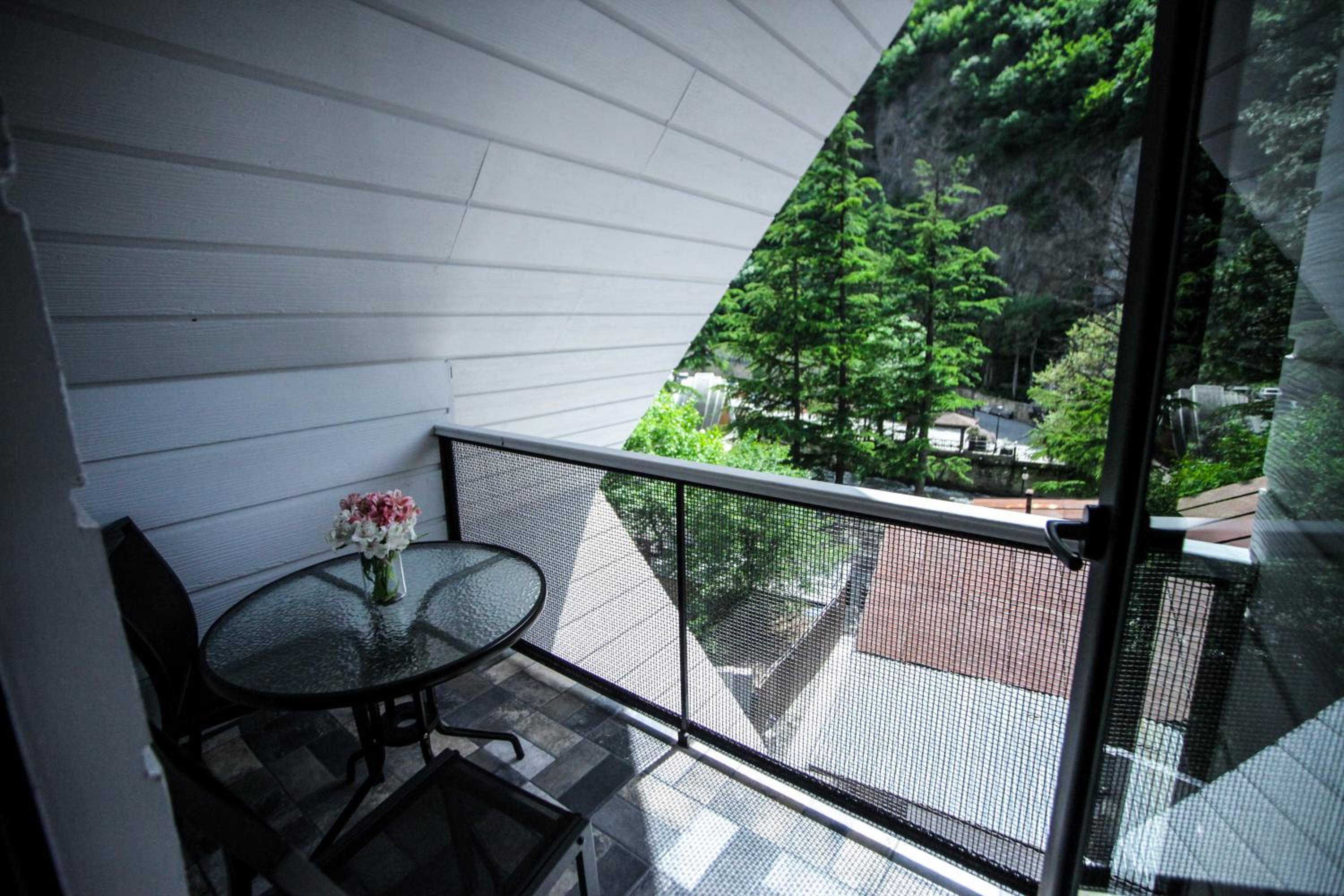 Quadruple Room with Balcony - Photo 23
