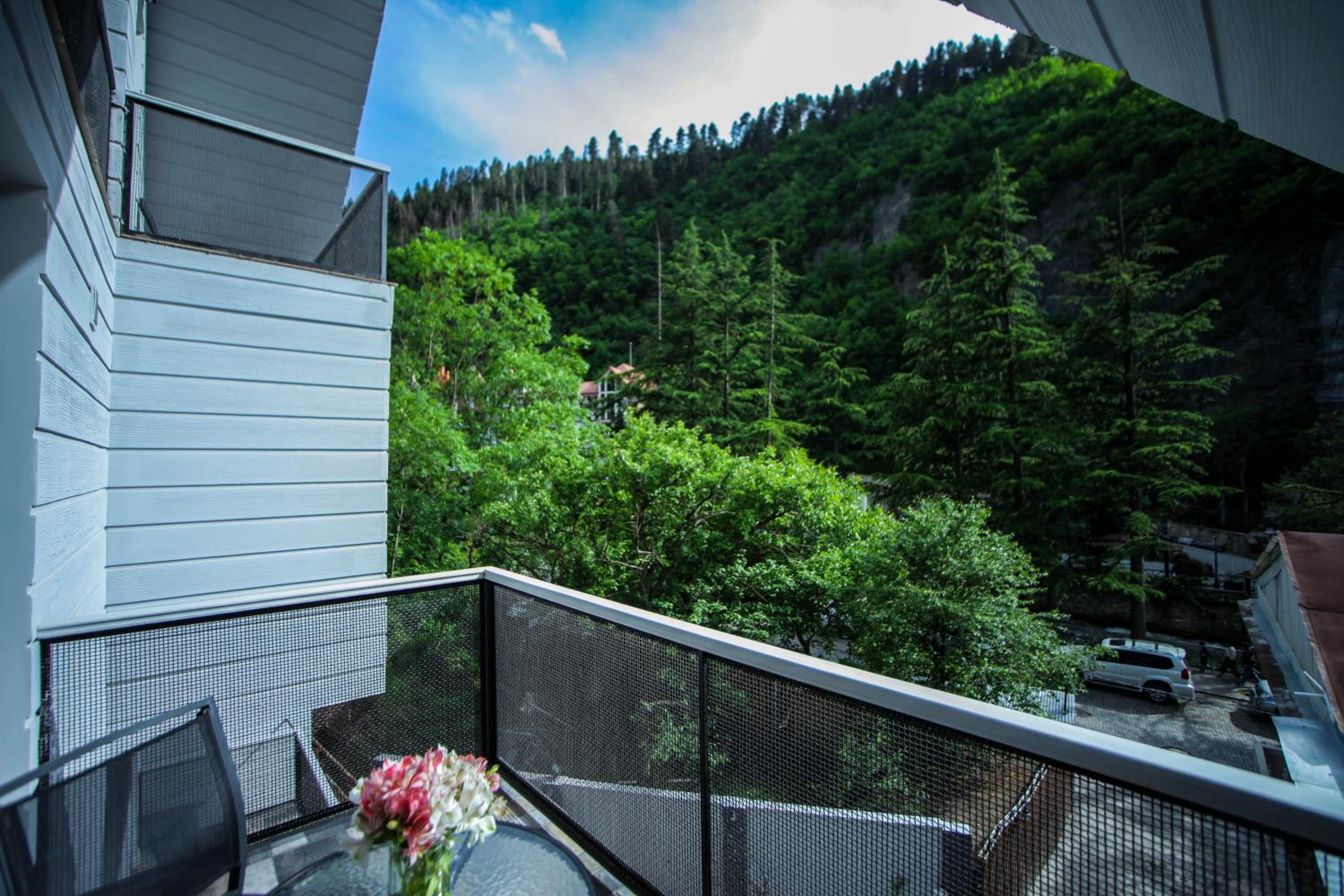 Double Room with Balcony - Photo 15