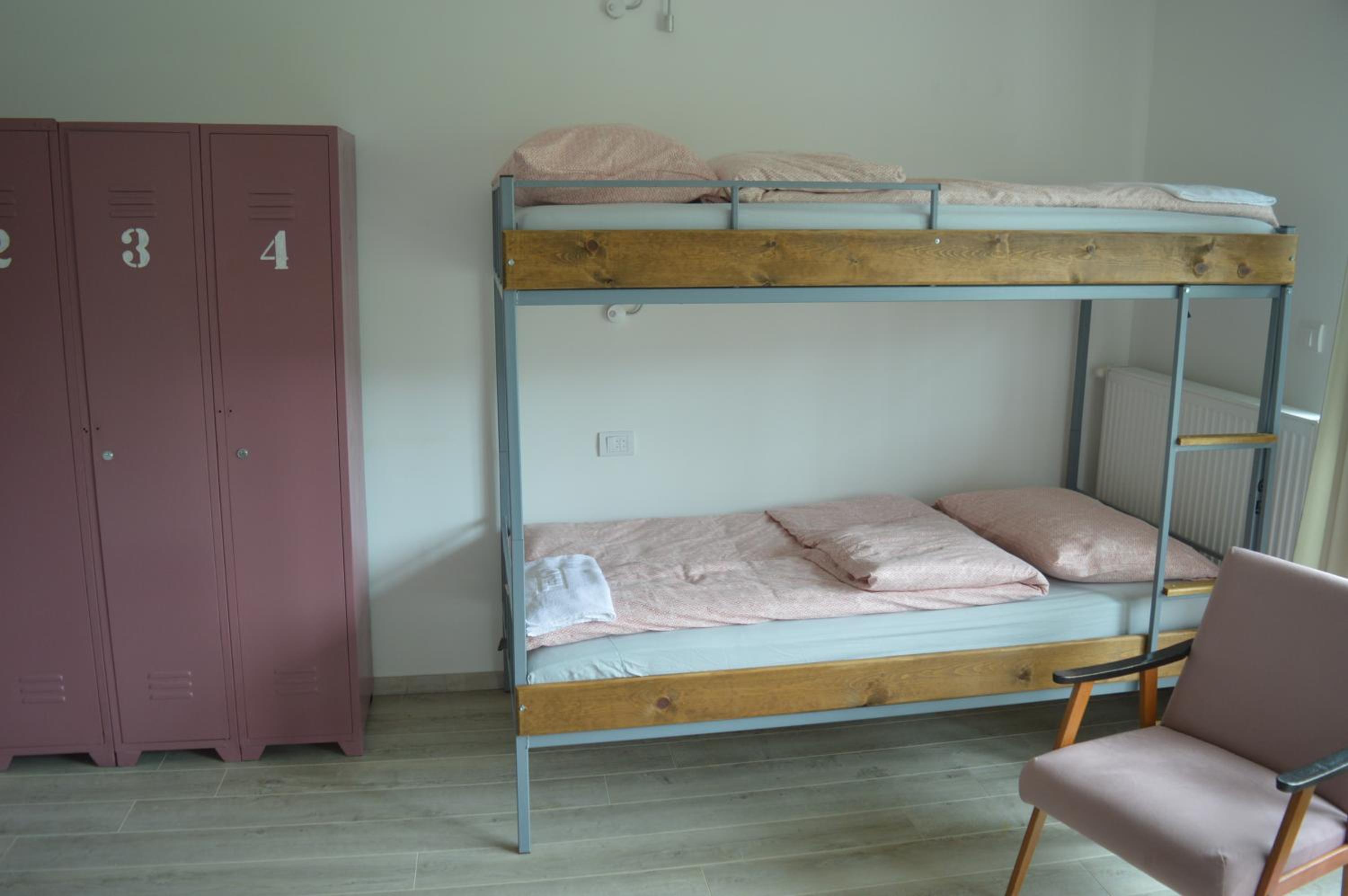 Bed in 6-Bed Female Dormitory Room photo 3