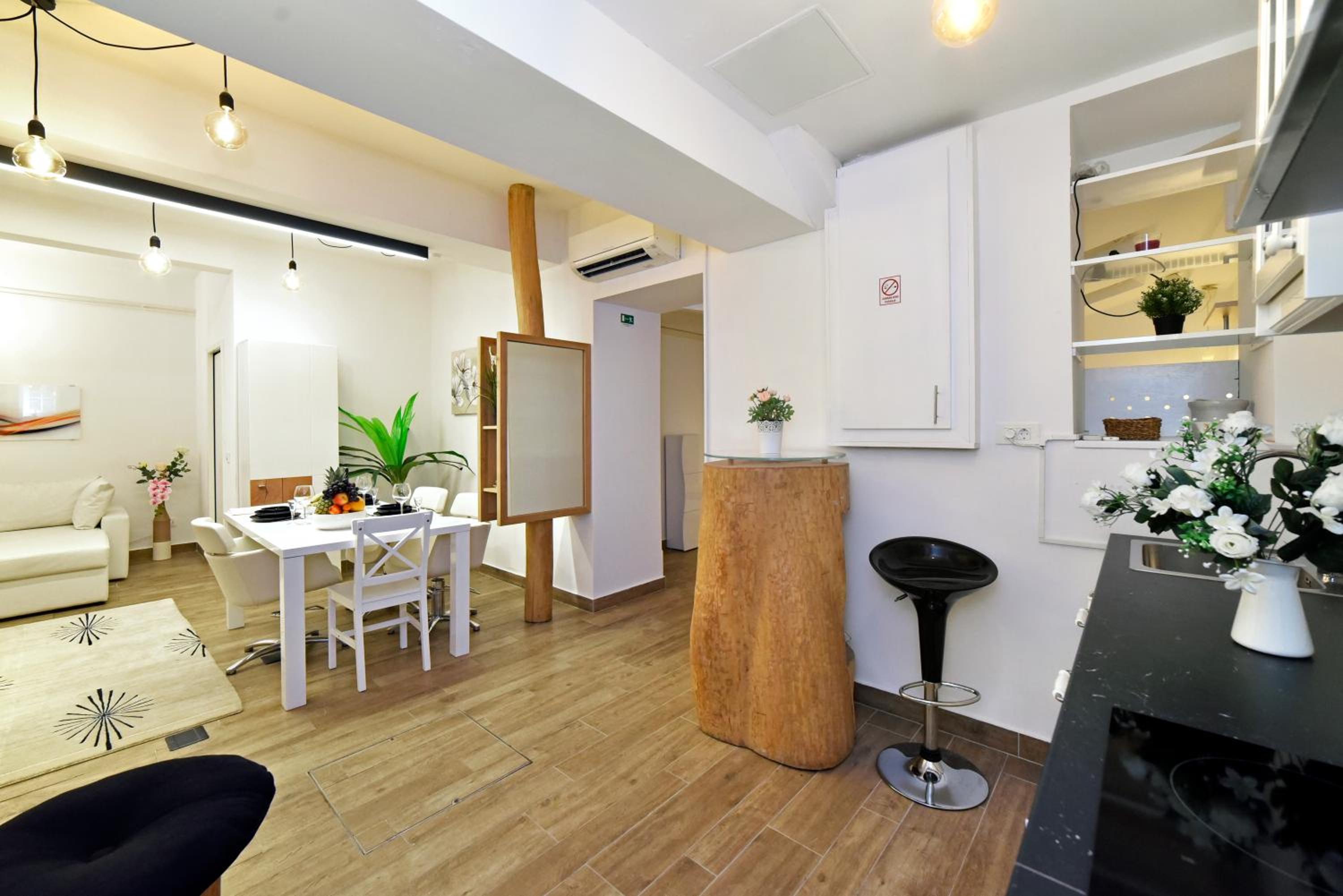 Two-Bedroom Apartment - Photo 16