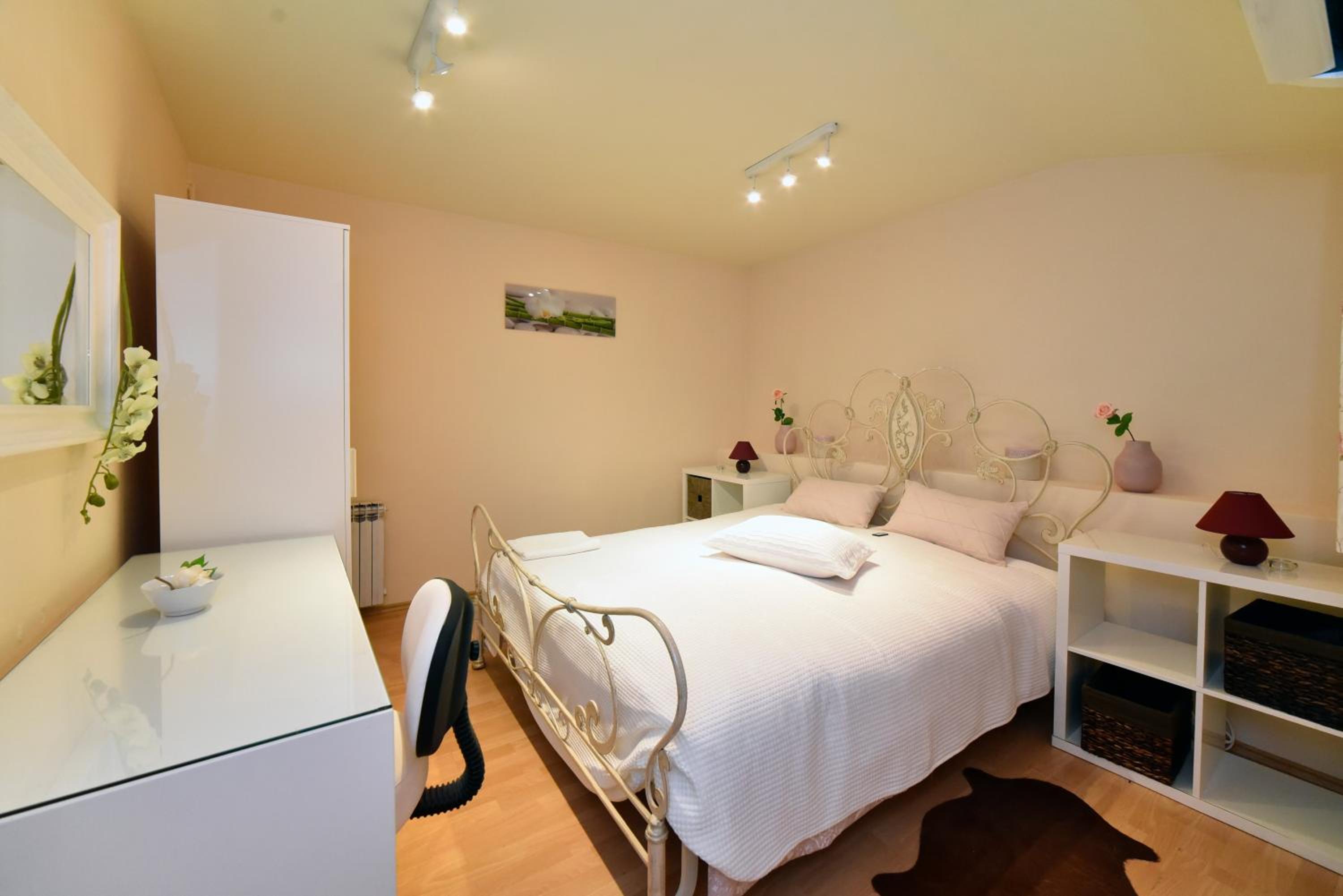 Two-Bedroom Apartment - Photo 22