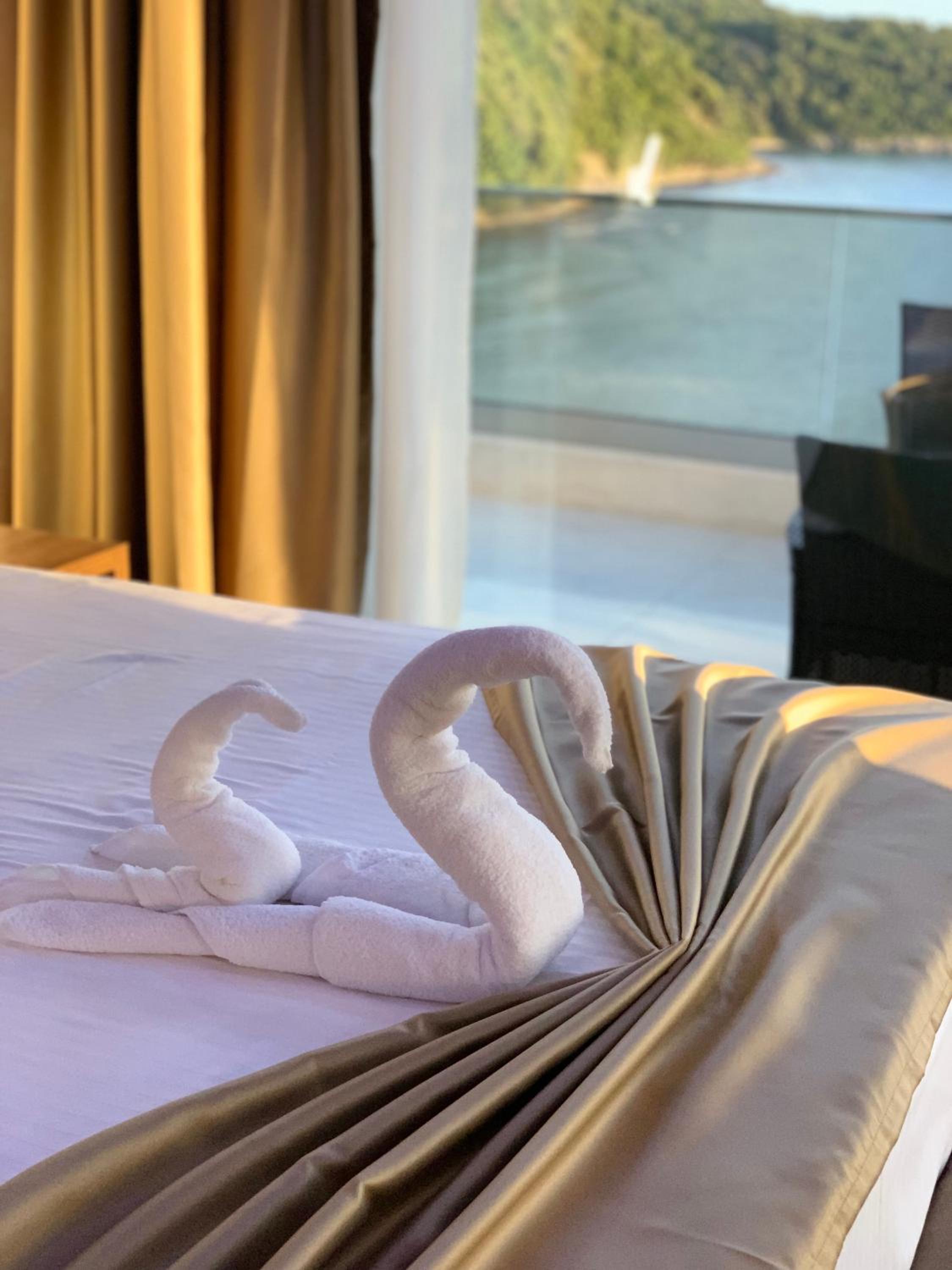 Deluxe Suite with Sea View photo 1