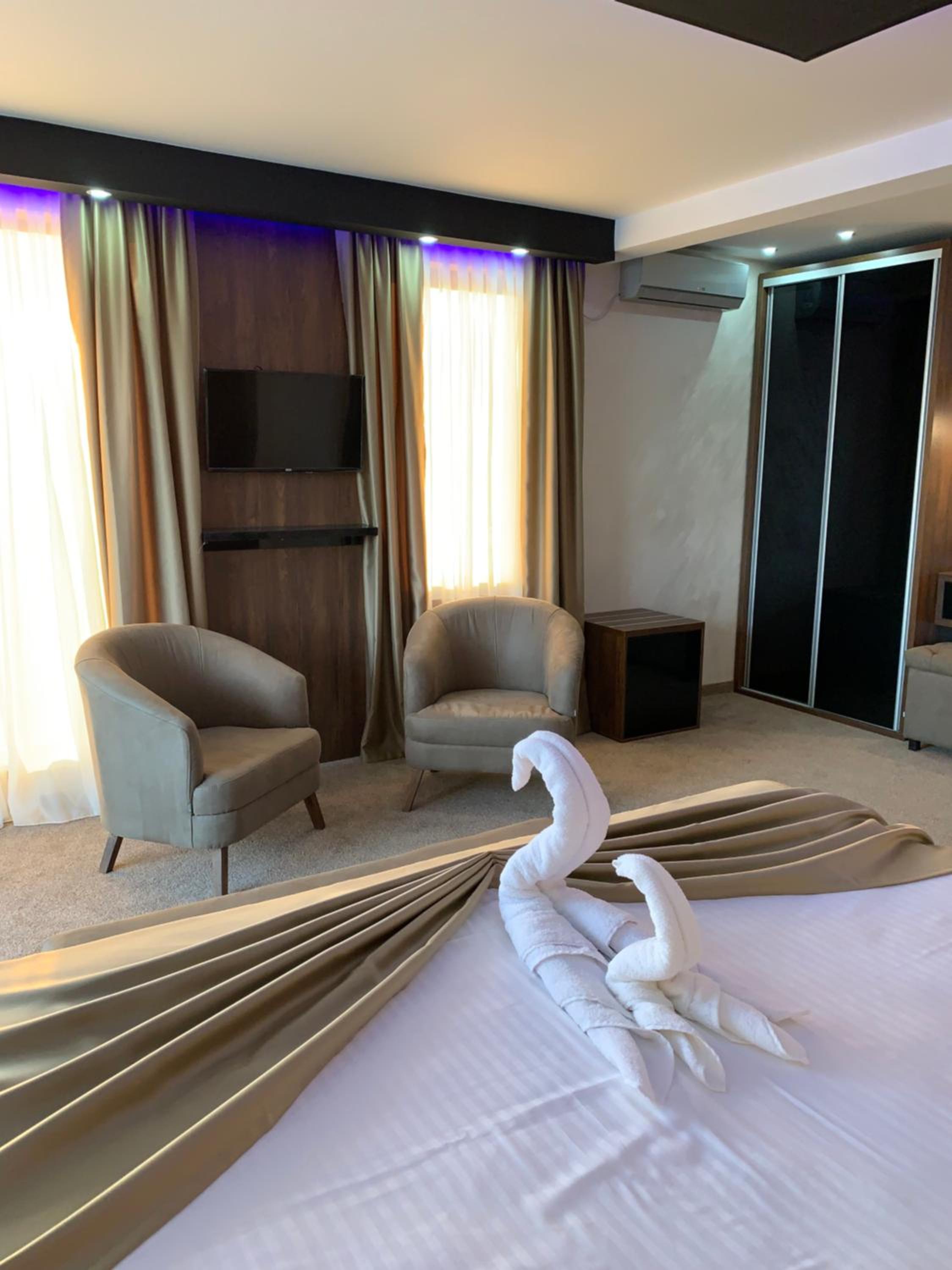 Deluxe Suite with Sea View photo 3
