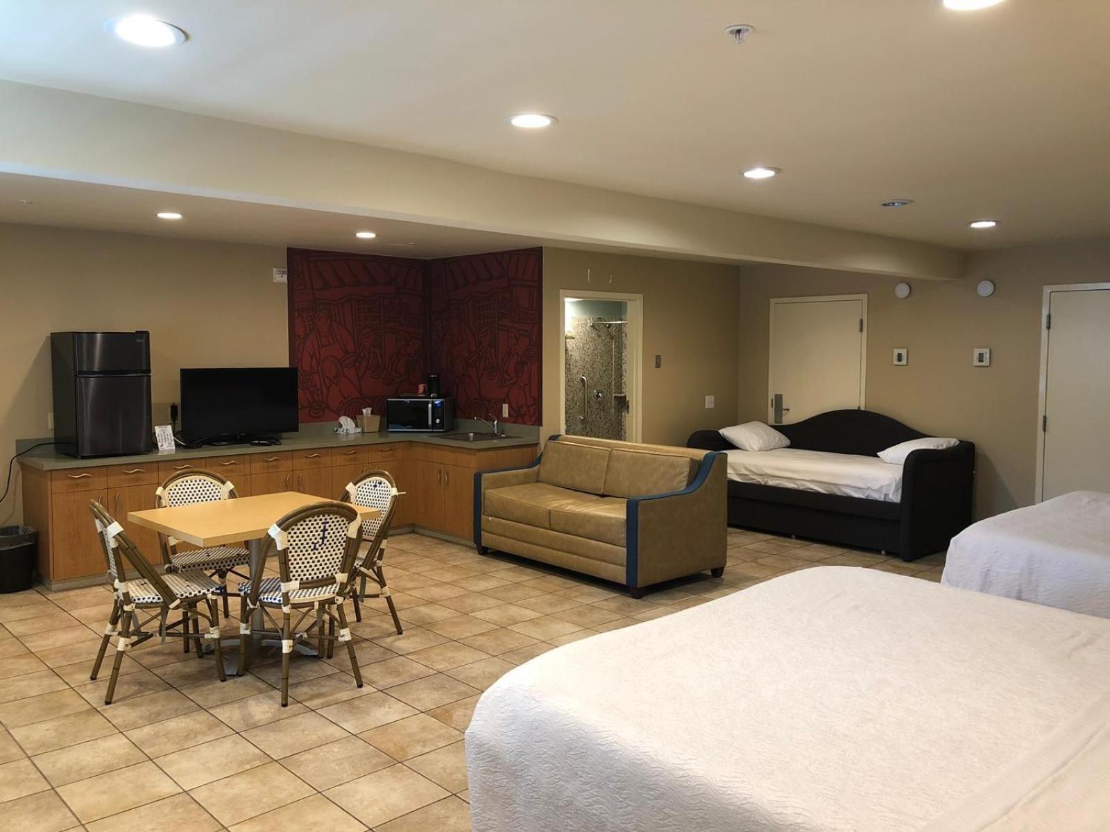 Deluxe King Room - Photo 7