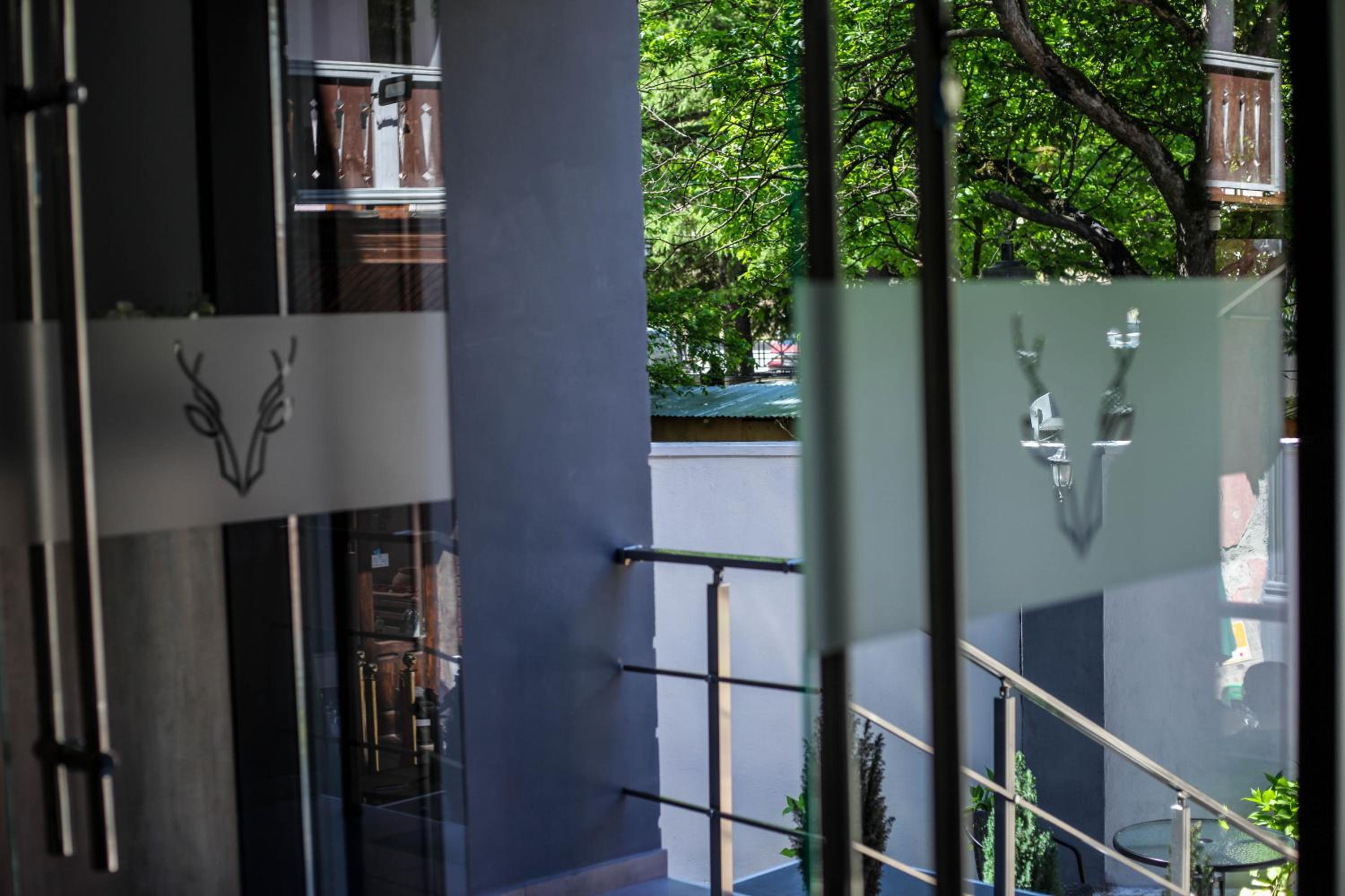 Double Room with Balcony - Photo 35