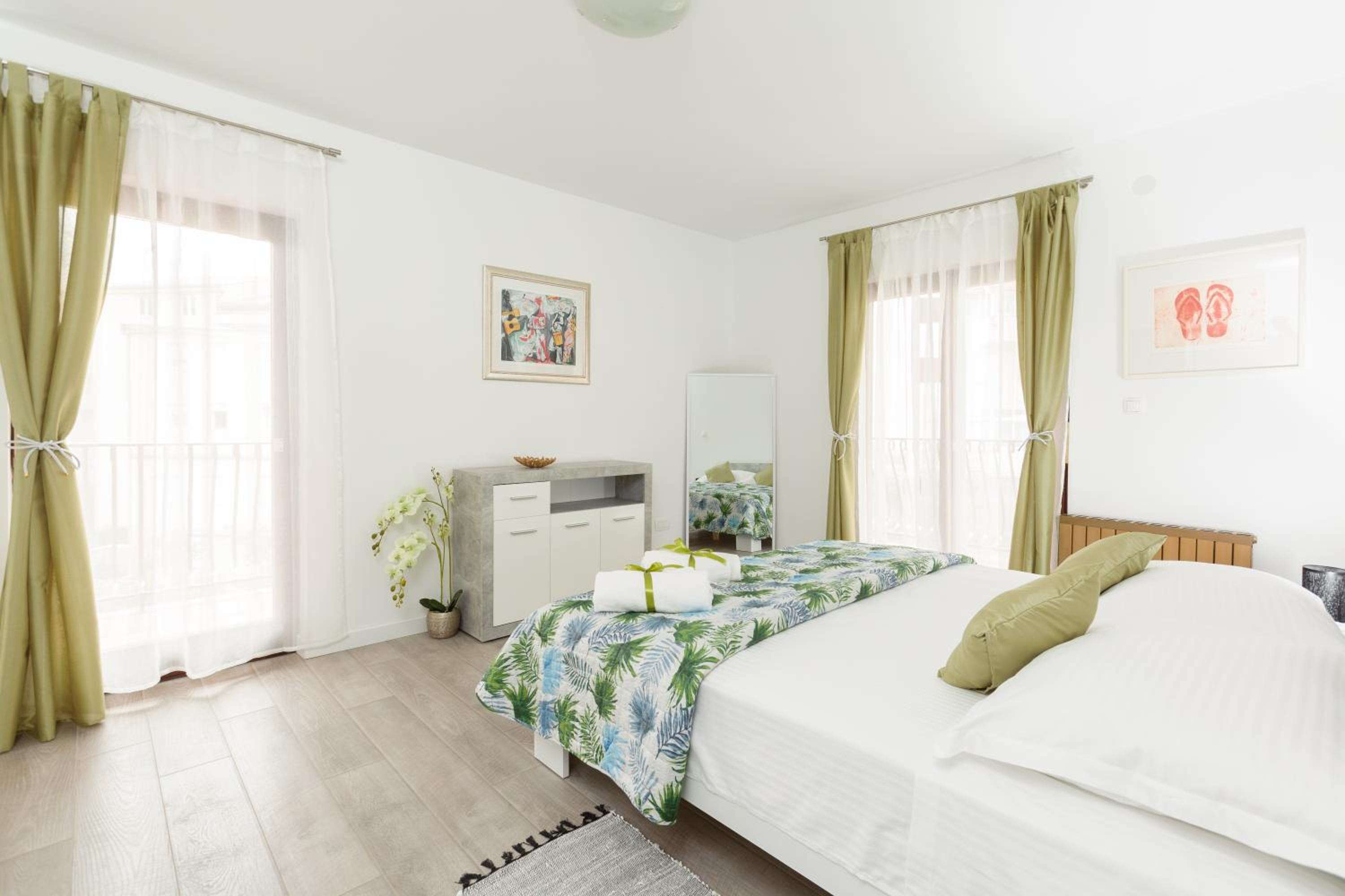 Apartment with Balcony