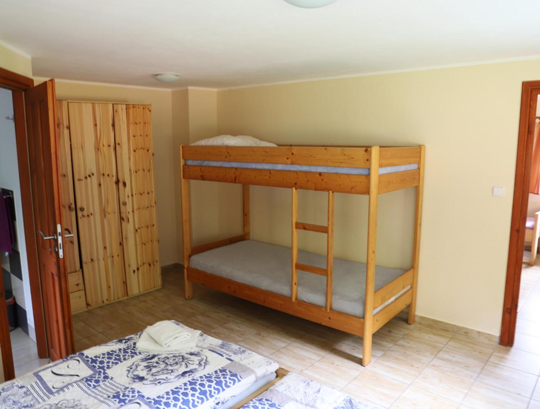 Suite - Ground Floor photo 3