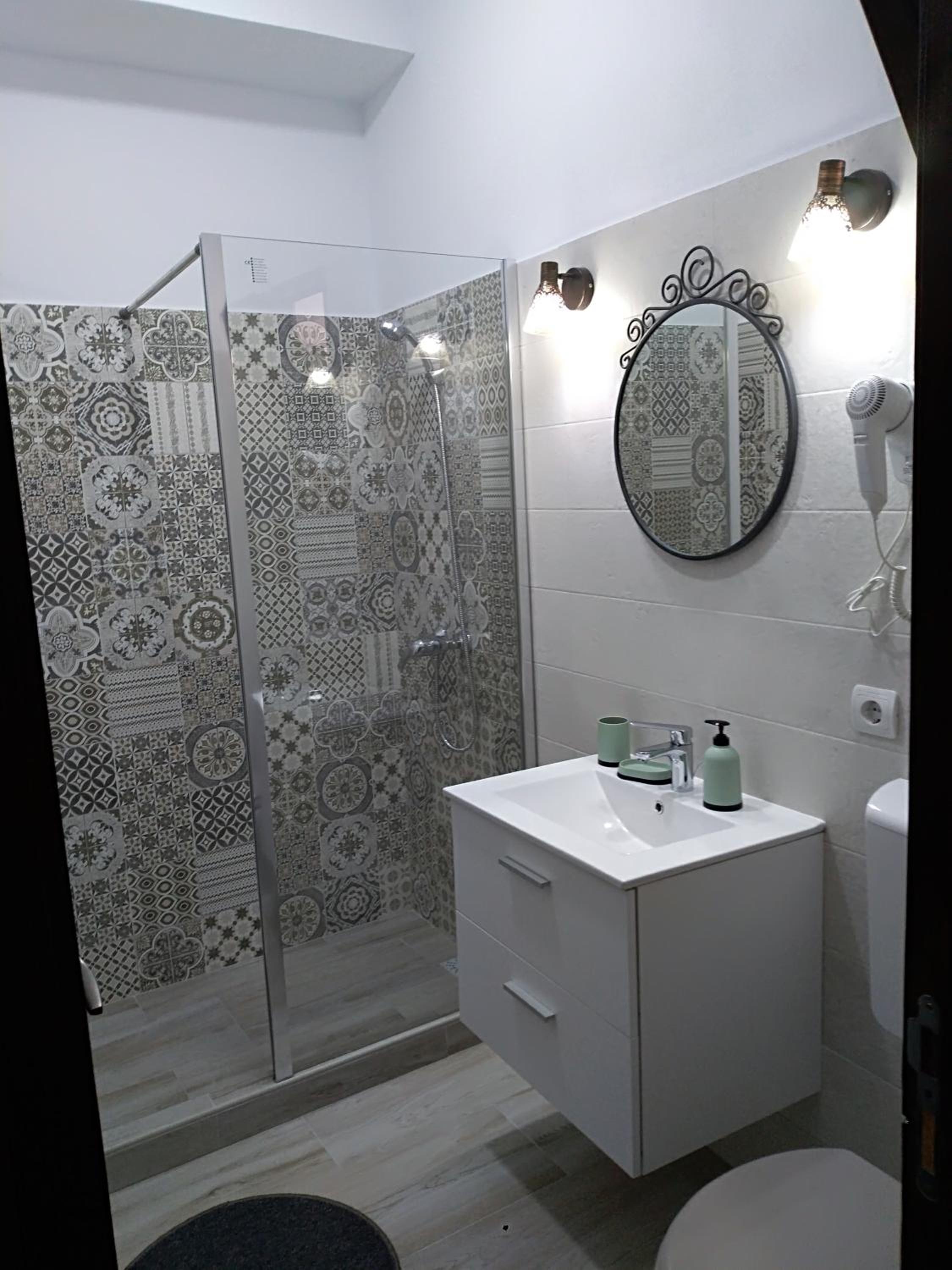 Double Room with Private Bathroom photo 2