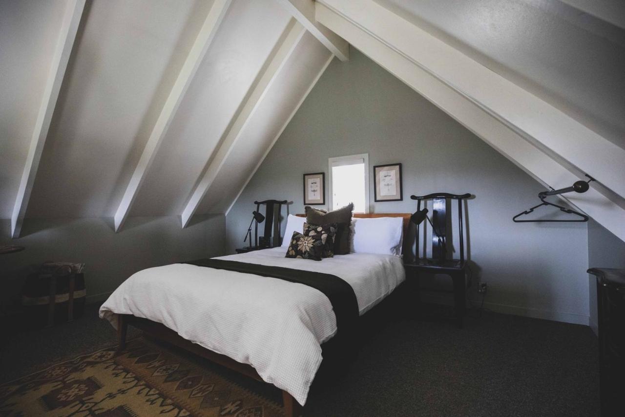 Deluxe Queen Room - Photo 2