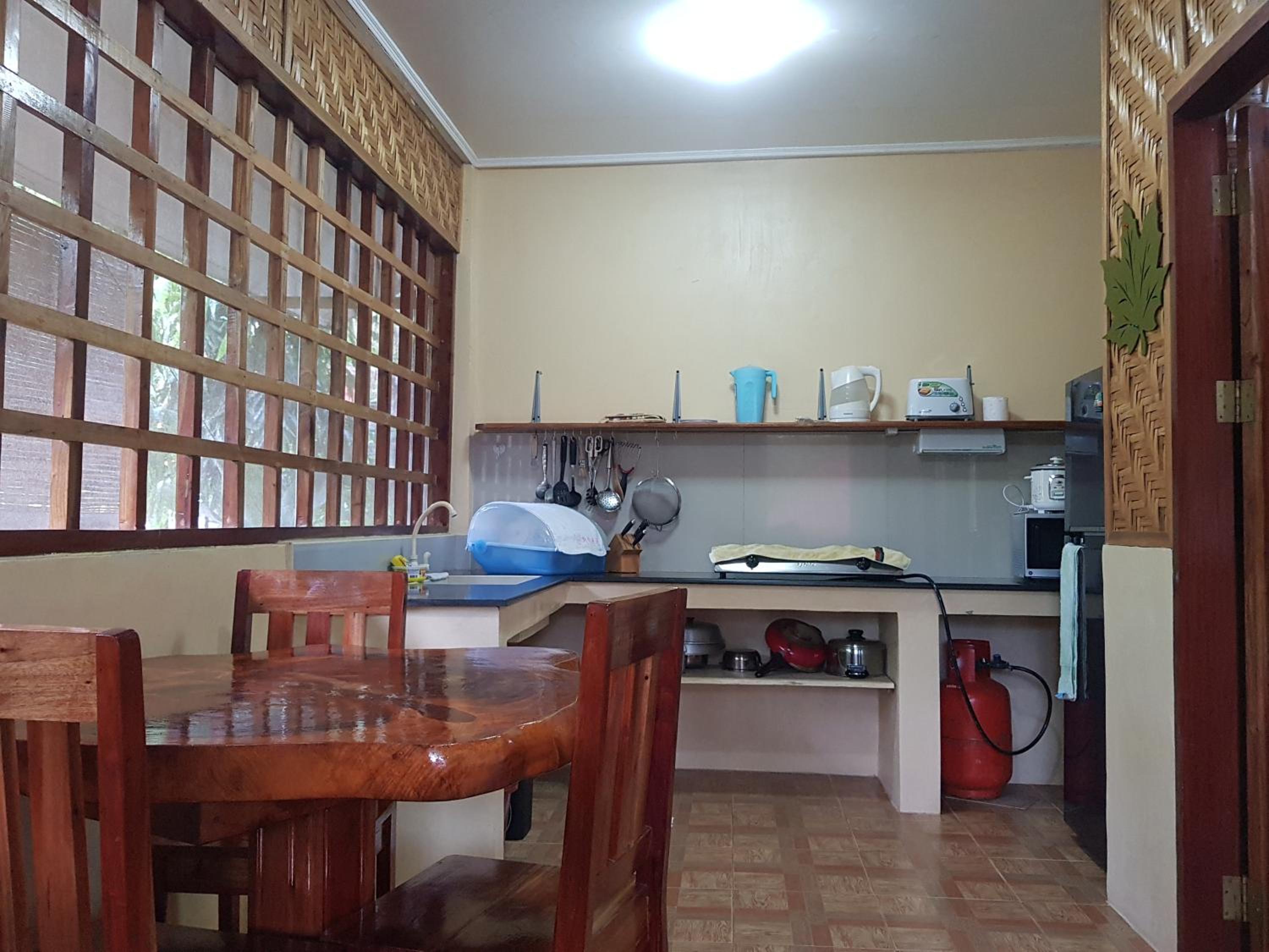 One-Bedroom House - Photo 8