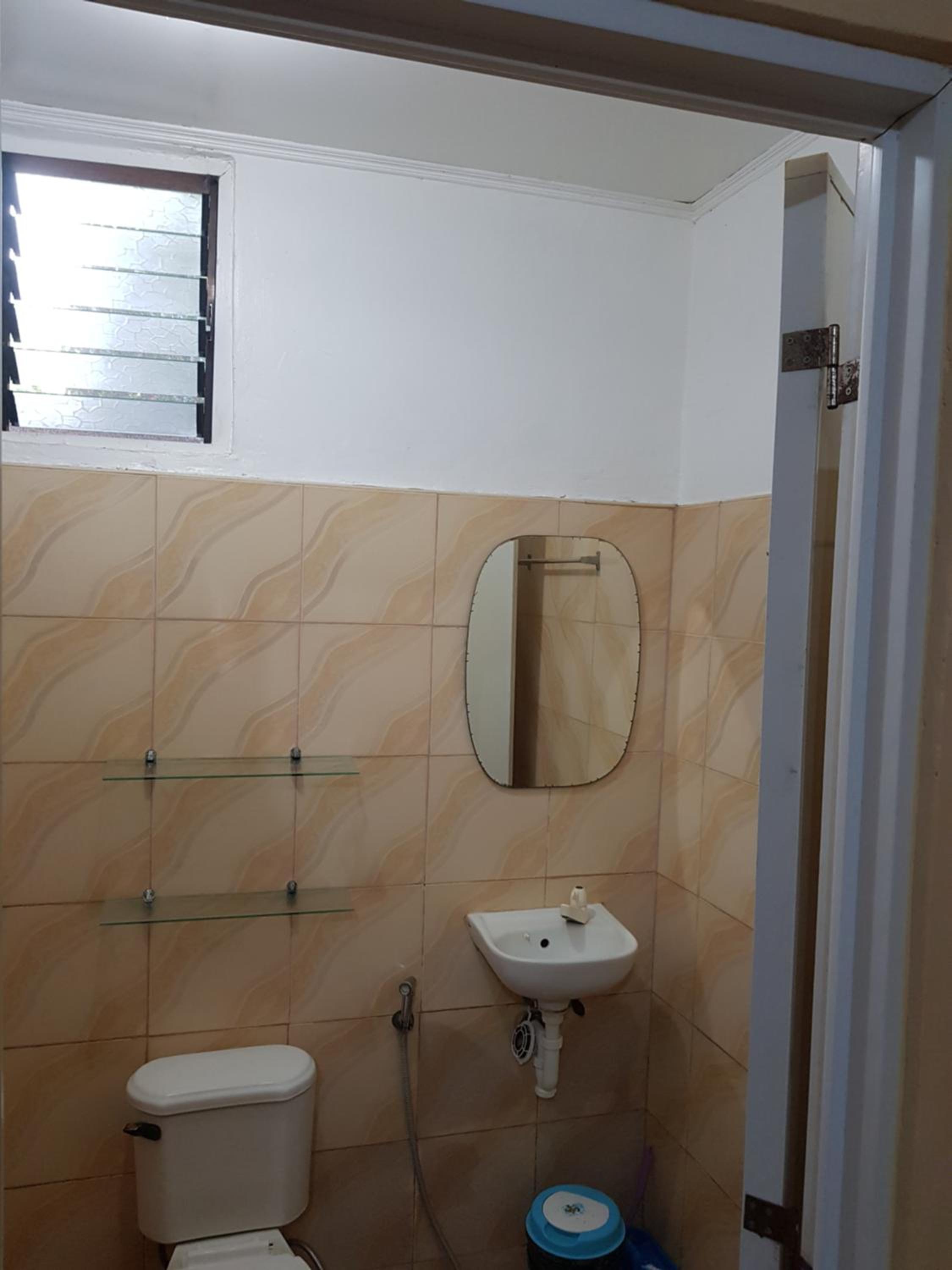 One-Bedroom House - Photo 9