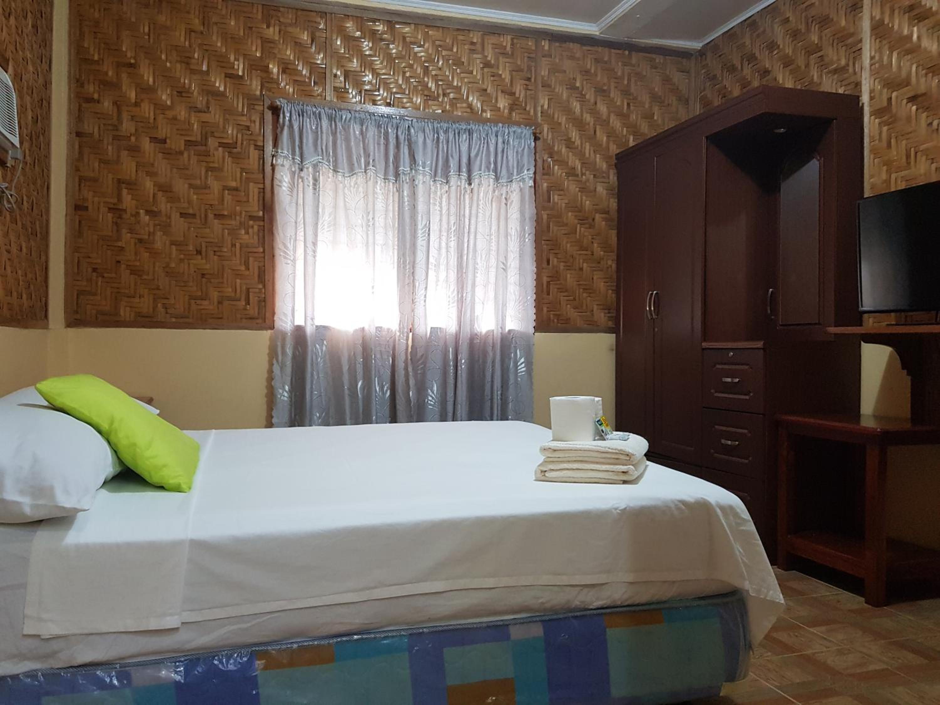 One-Bedroom House - Photo 3