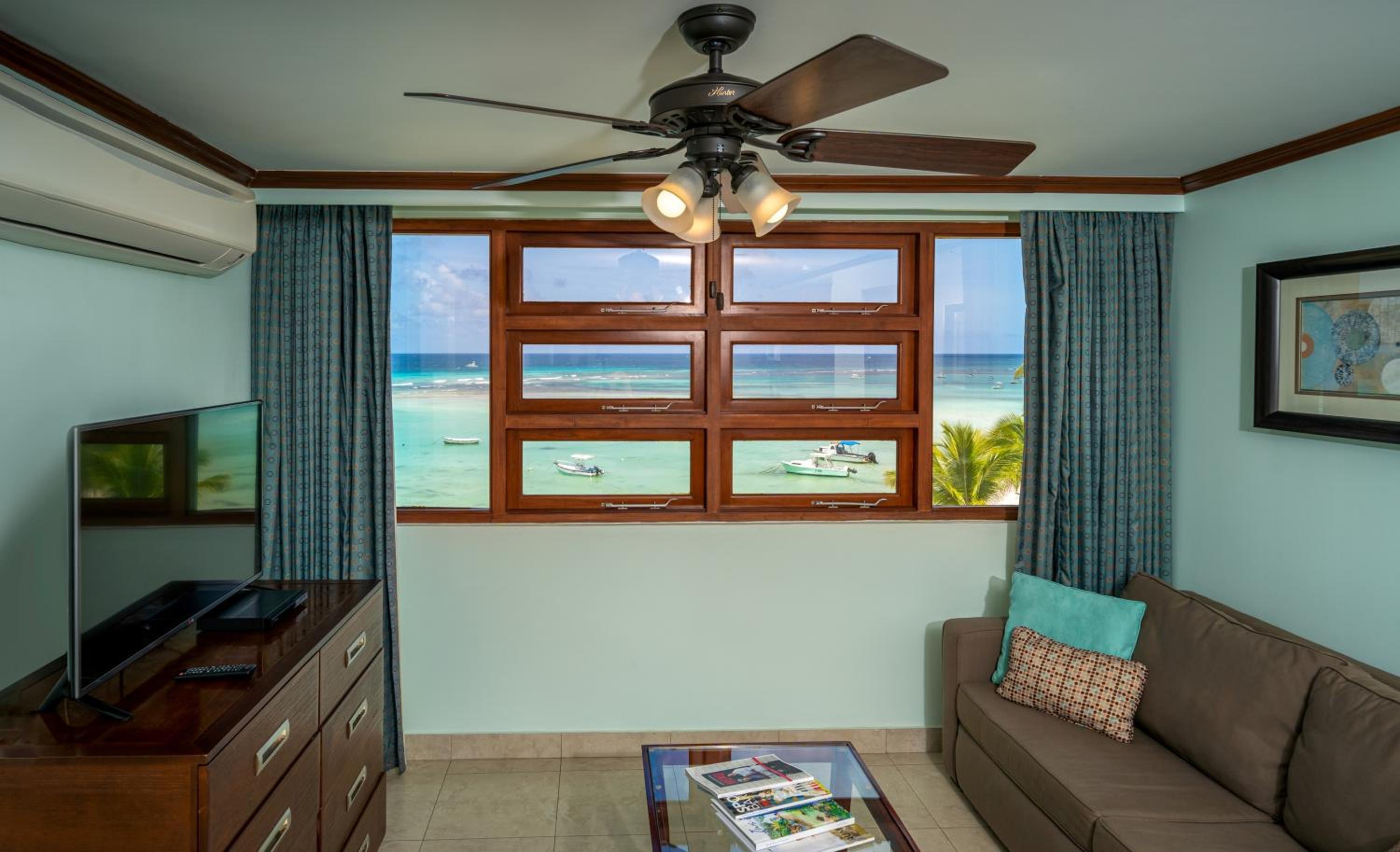 Two Bedroom Penthouse Suite with Seaview photo 2