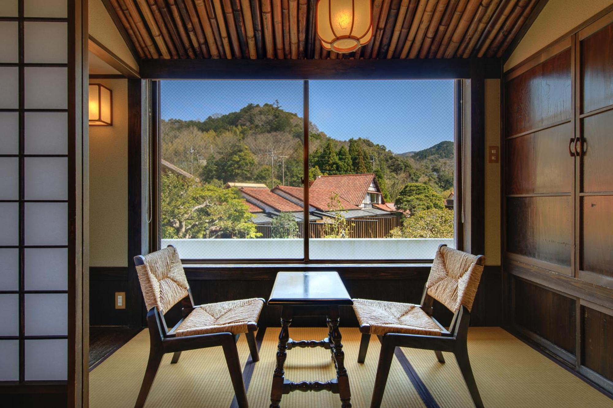Superior Japanese-Style Room with Hot Spring Bath and Mountain View photo 2