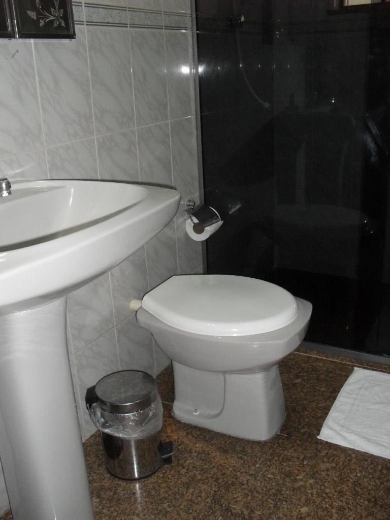 Double or Twin Room - Photo 3