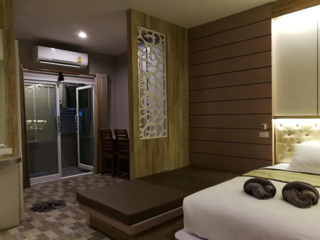 Deluxe Twin / Double room no view photo 2