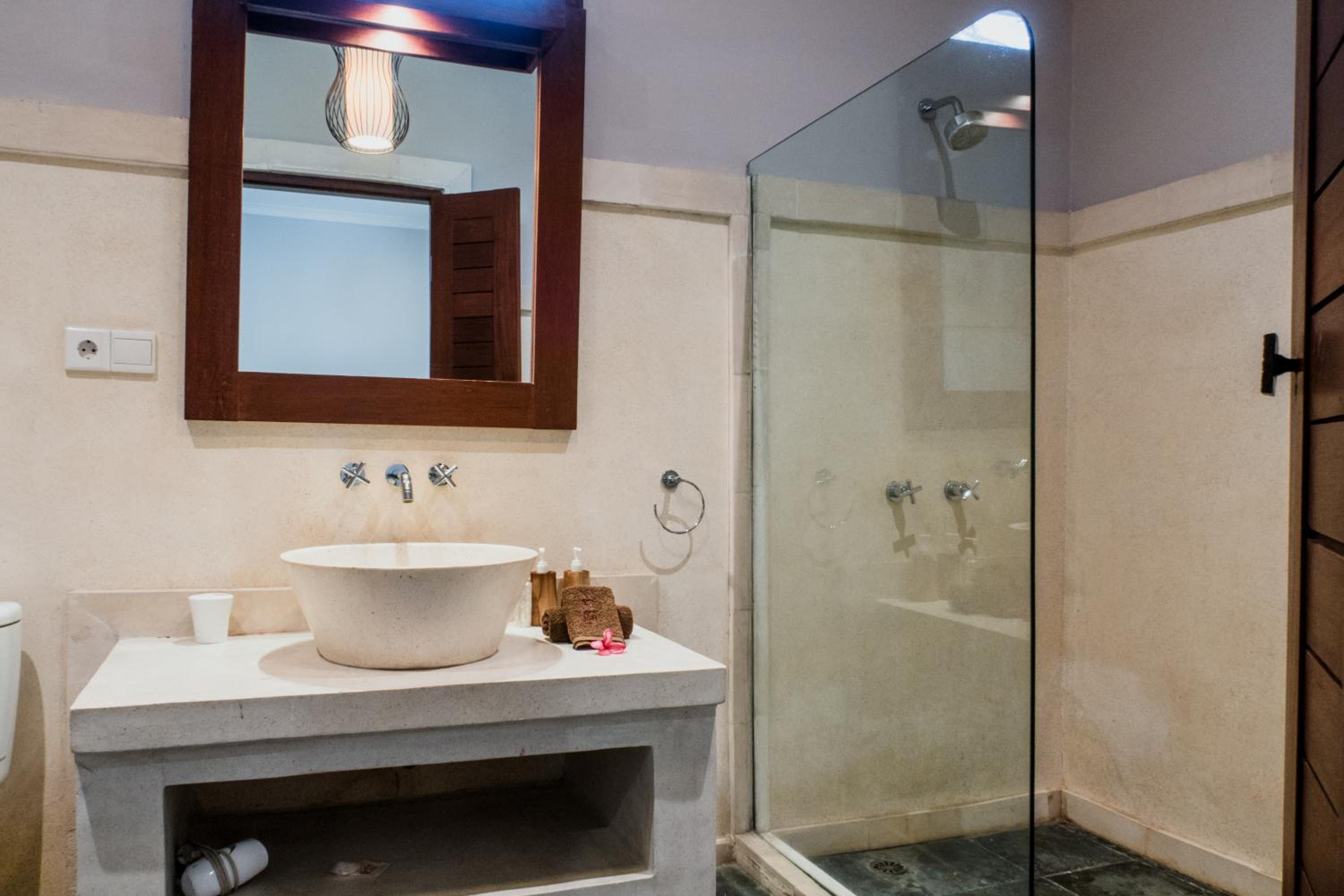 Deluxe Three-Bedroom Villa with Private Pool - Photo 8
