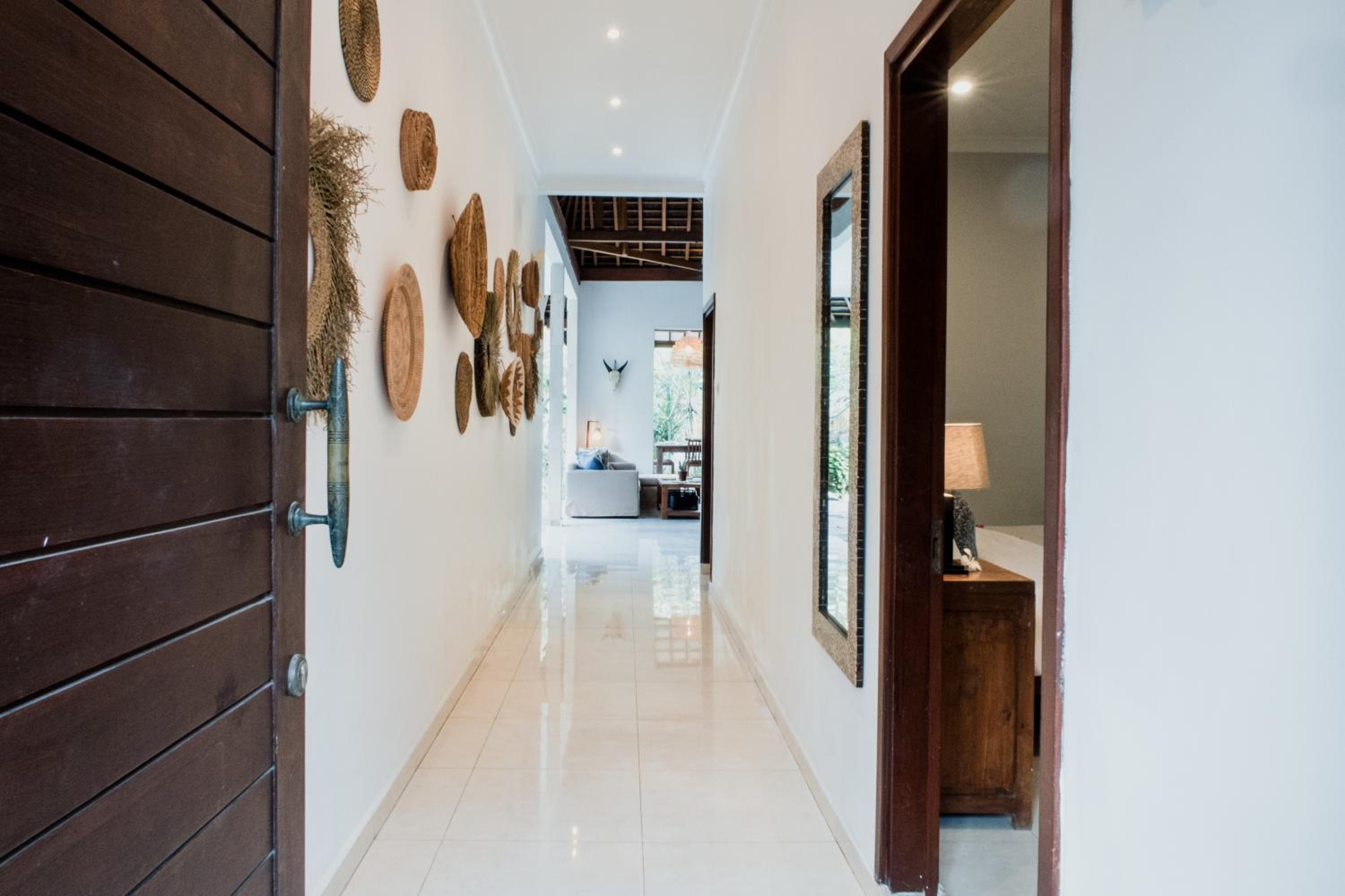 Deluxe Three-Bedroom Villa with Private Pool - Photo 9