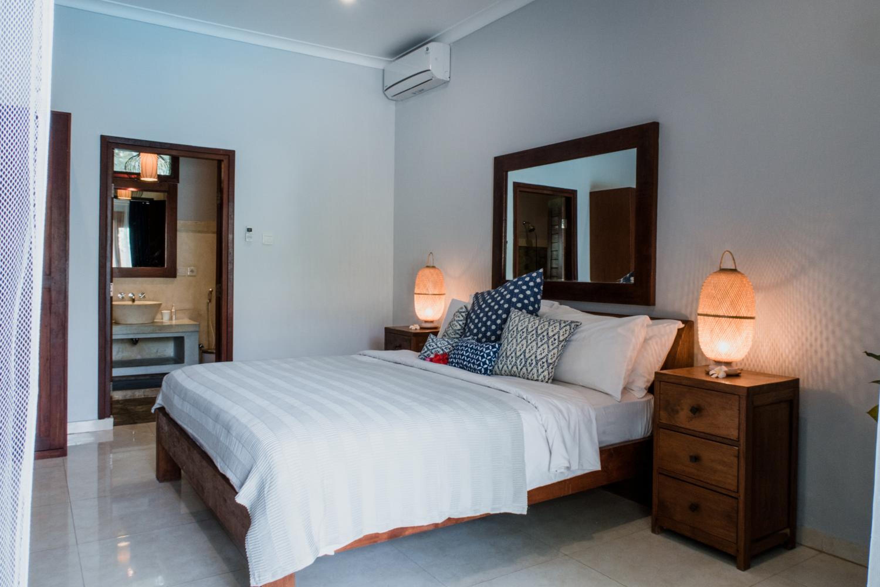 Deluxe Three-Bedroom Villa with Private Pool - Photo 12