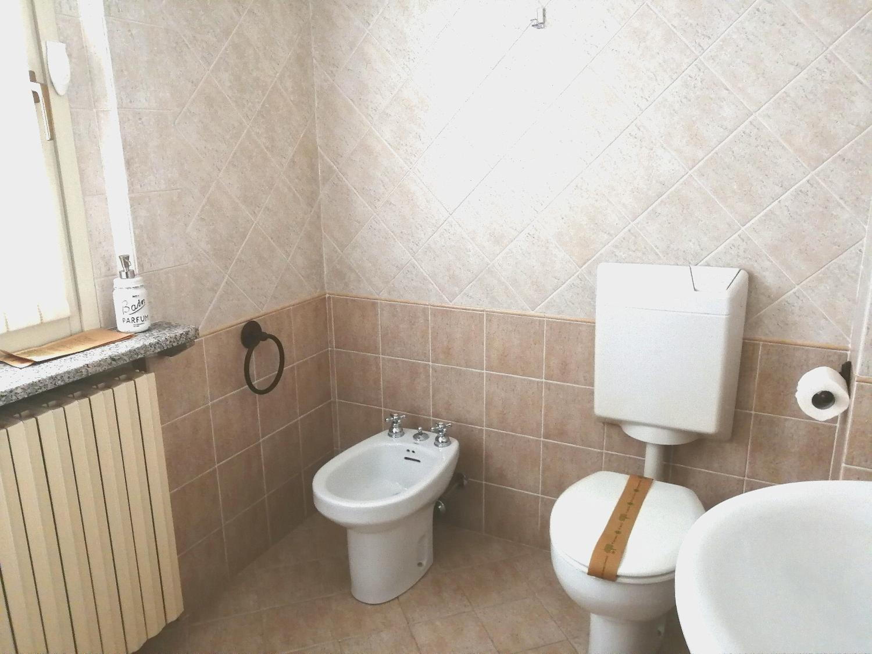 Two-Bedroom House - Photo 11
