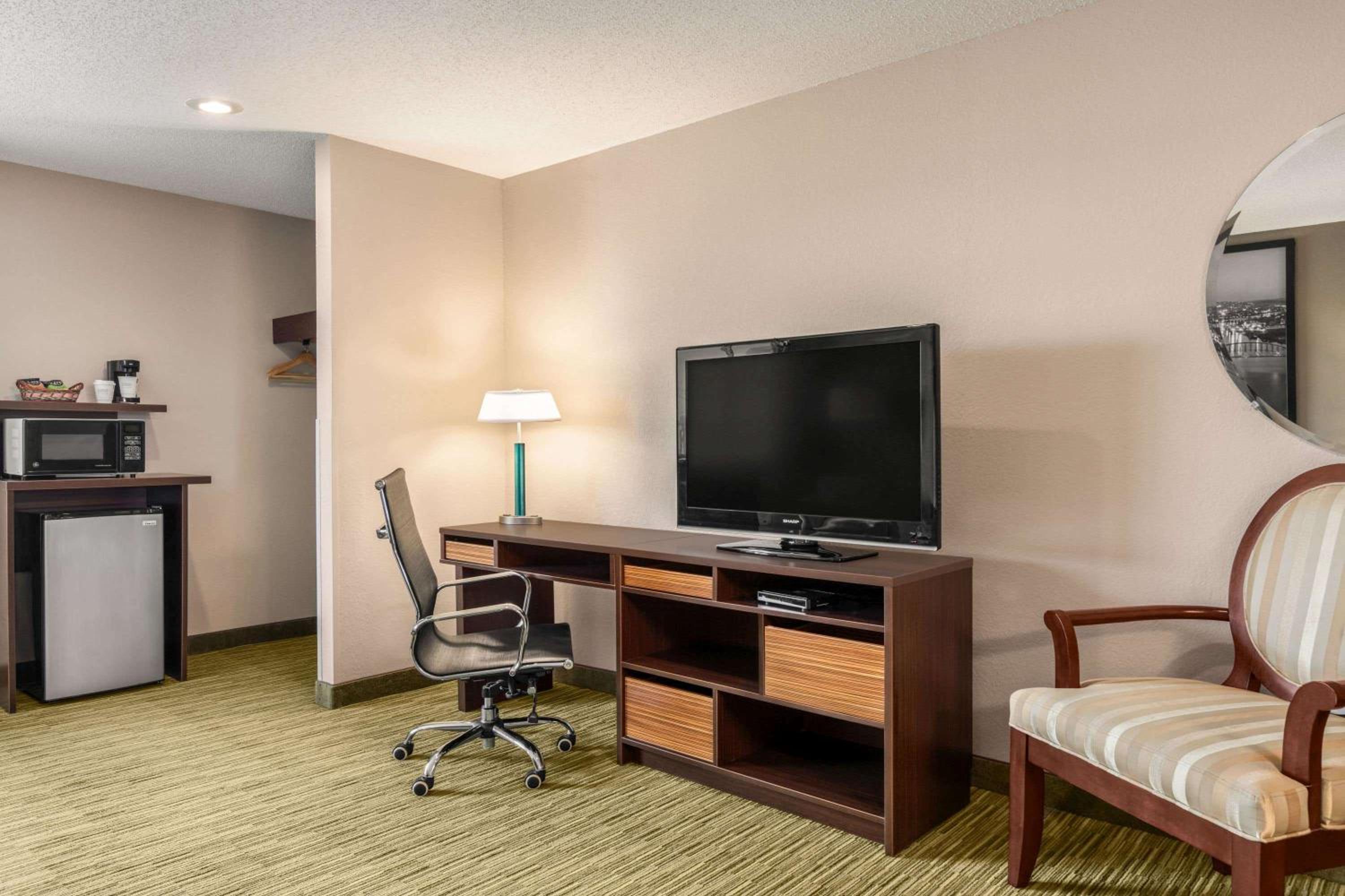 King  Studio Suite - Non-SmokingÂ  - Photo 1