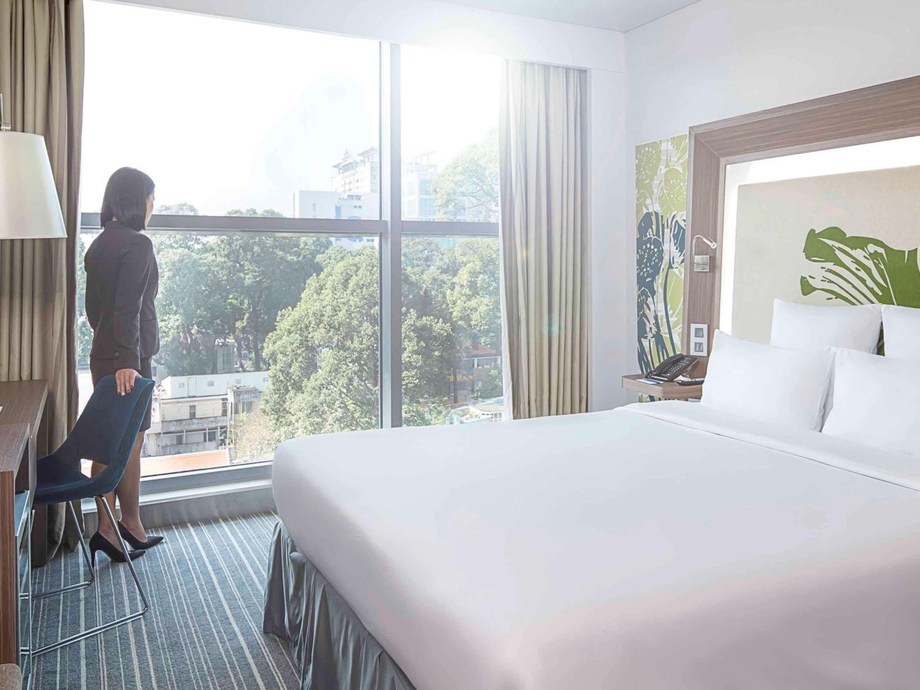 Executive King Room with Premier Lounge Access photo 3