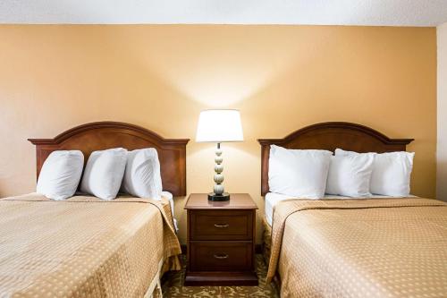 Double Room with Two Double Beds - Non-Smoking photo 2