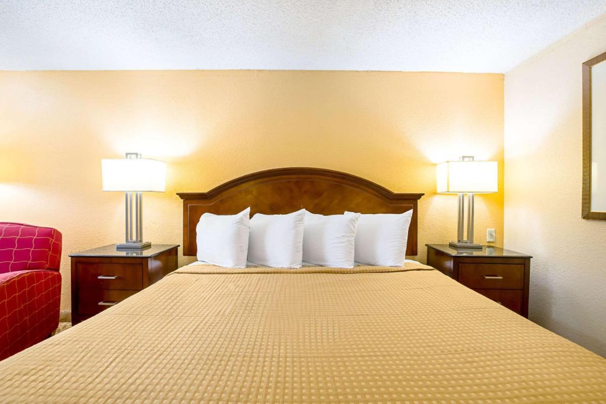 King Room - Accessible/Non-Smoking photo 1