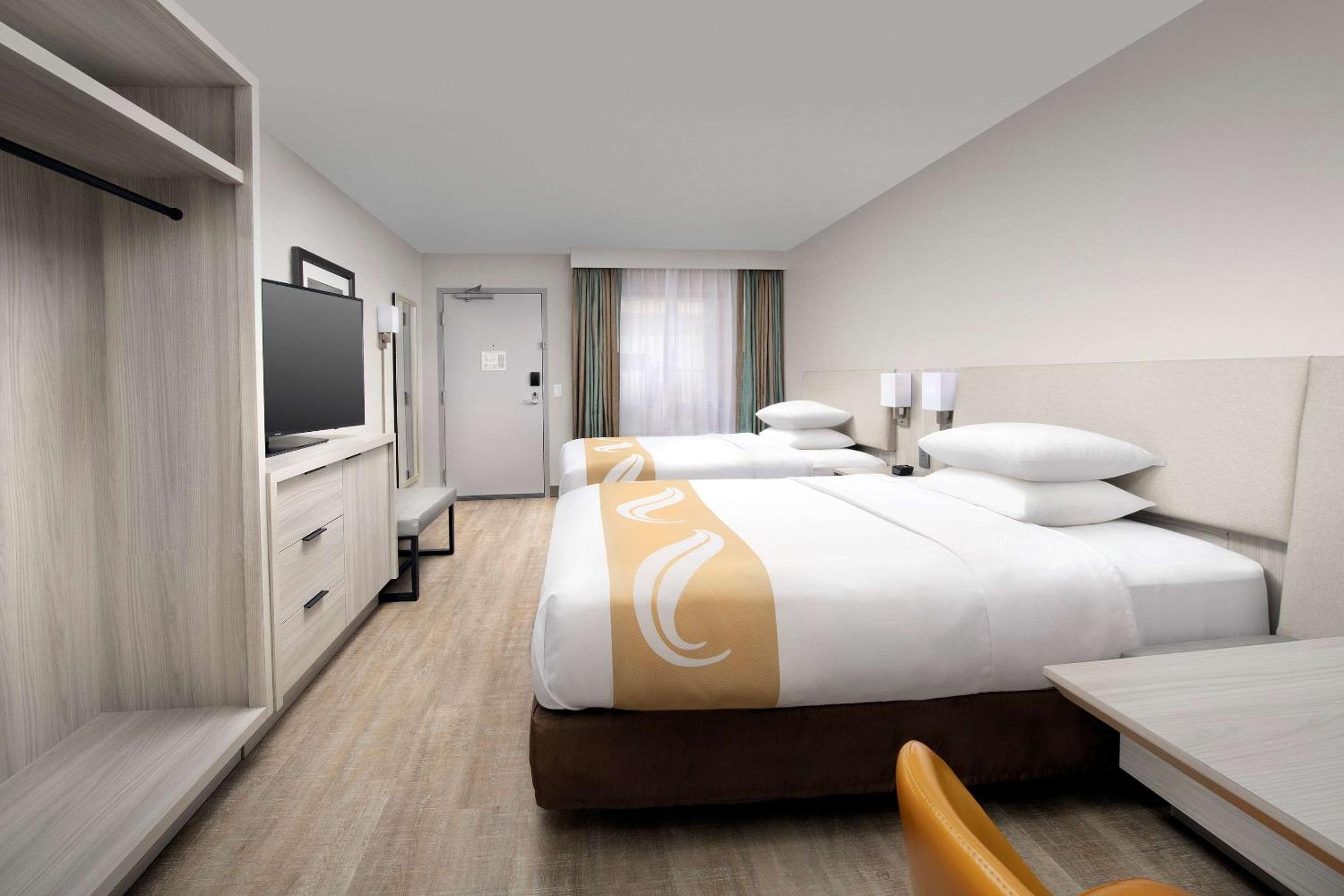 Efficiency Room with Two Double Beds - Non-Smoking - Photo 3