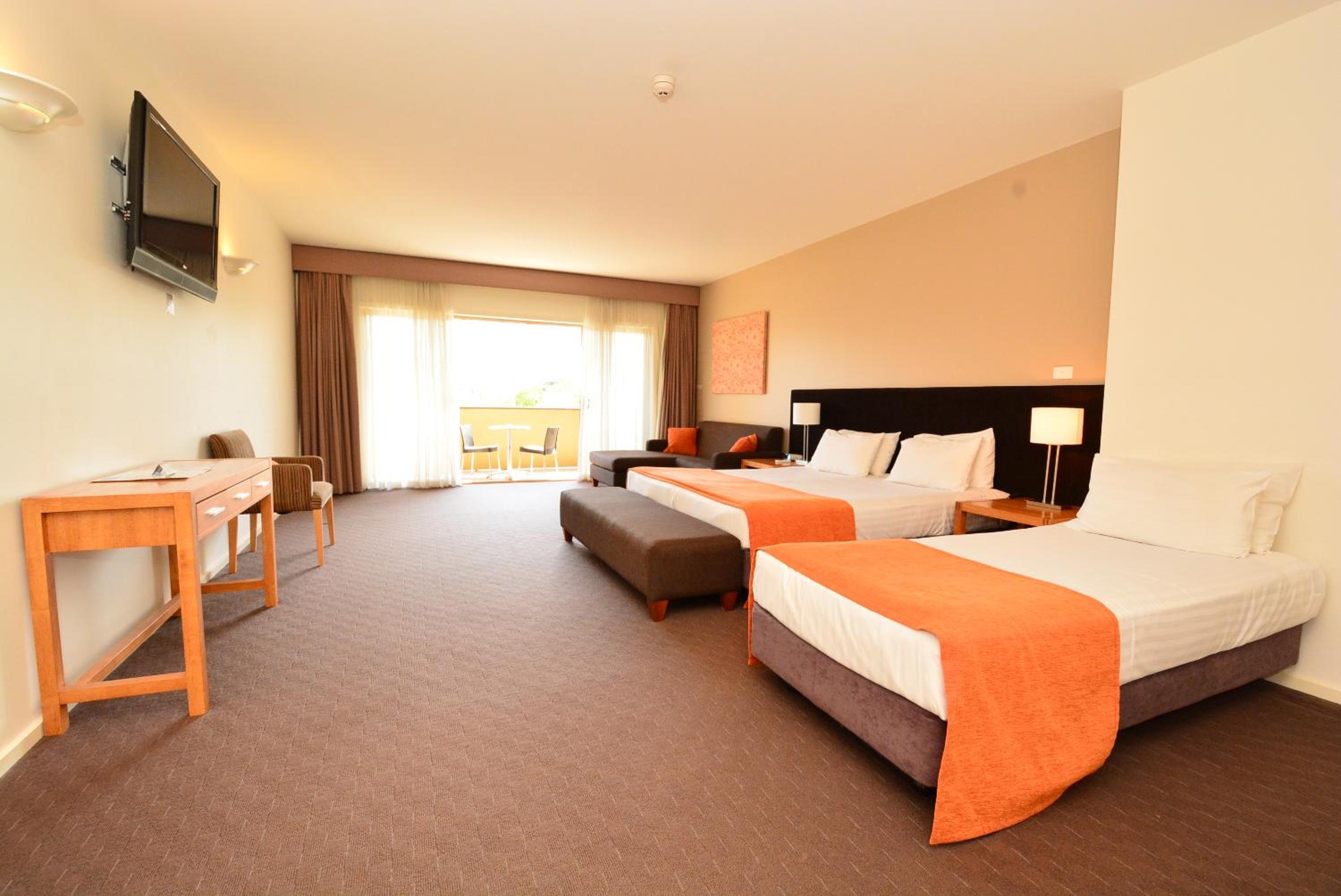 Deluxe Triple Room photo 1
