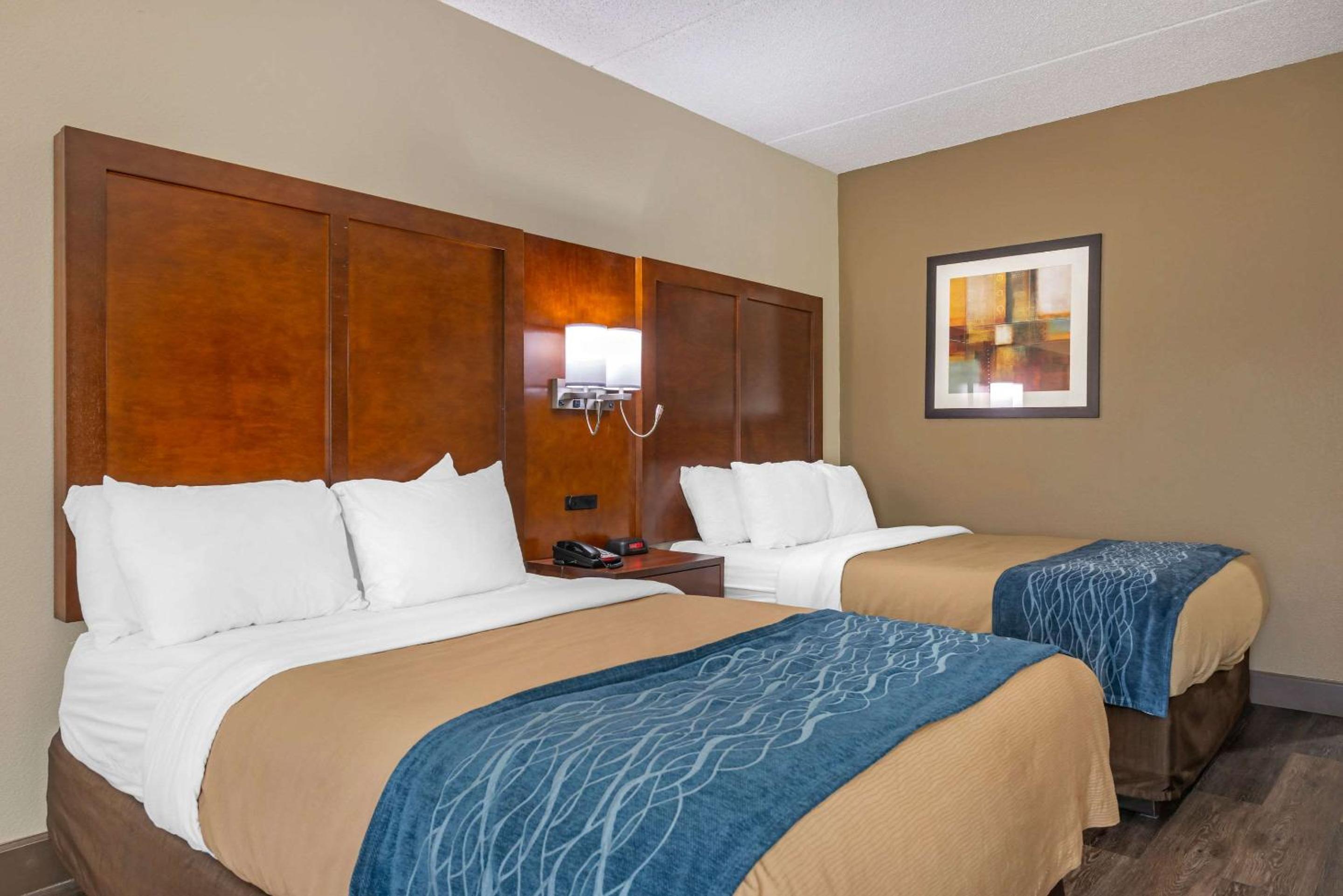Double Room With Two Double Beds - Non-Smoking photo 2