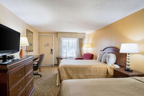 Double Room with Two Double Beds - Non-Smoking photo 1