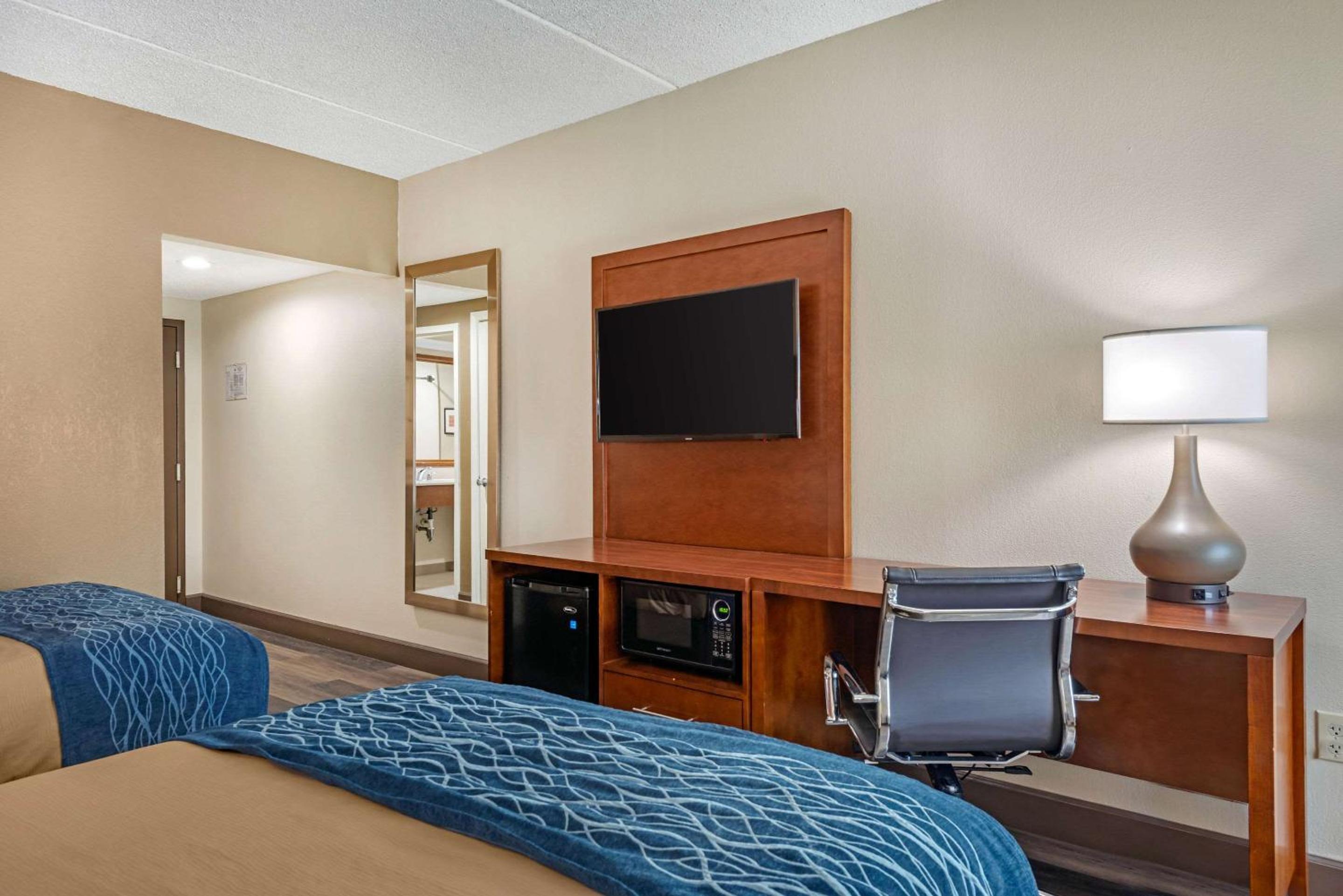 Double Room With Two Double Beds - Accessible/Non-Smoking
