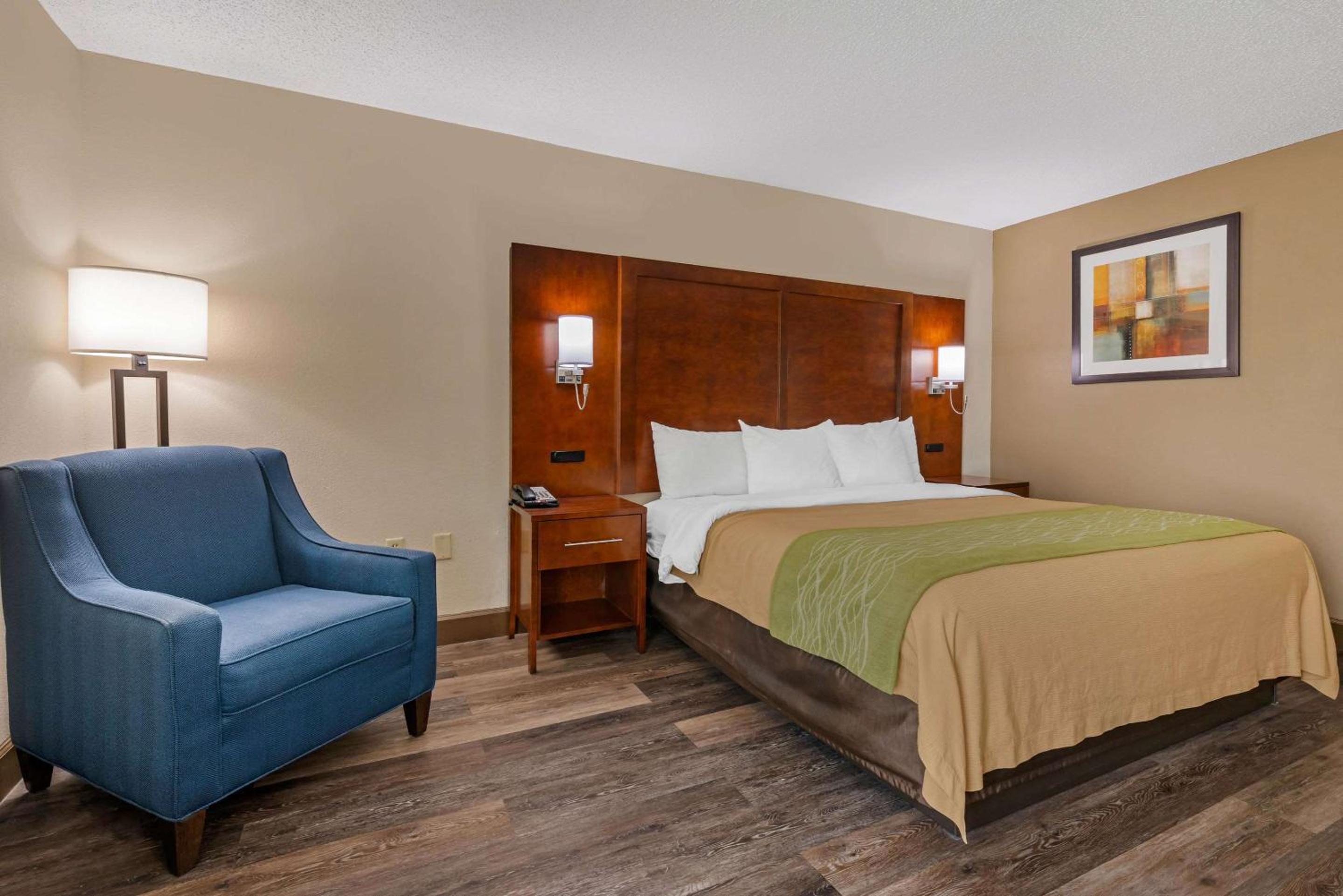 King Room - Non-Smoking photo 2