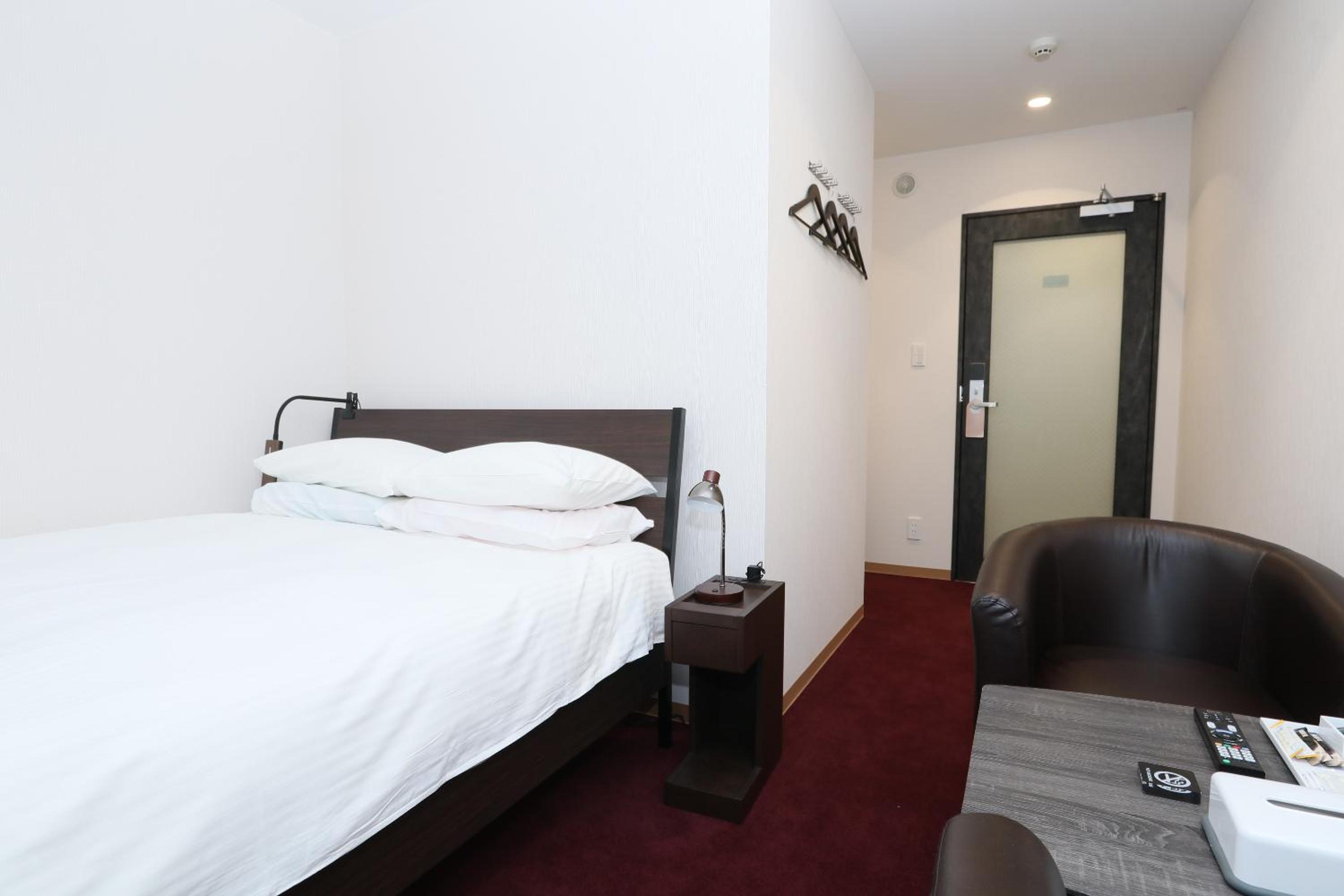 Economy Double Room photo 3