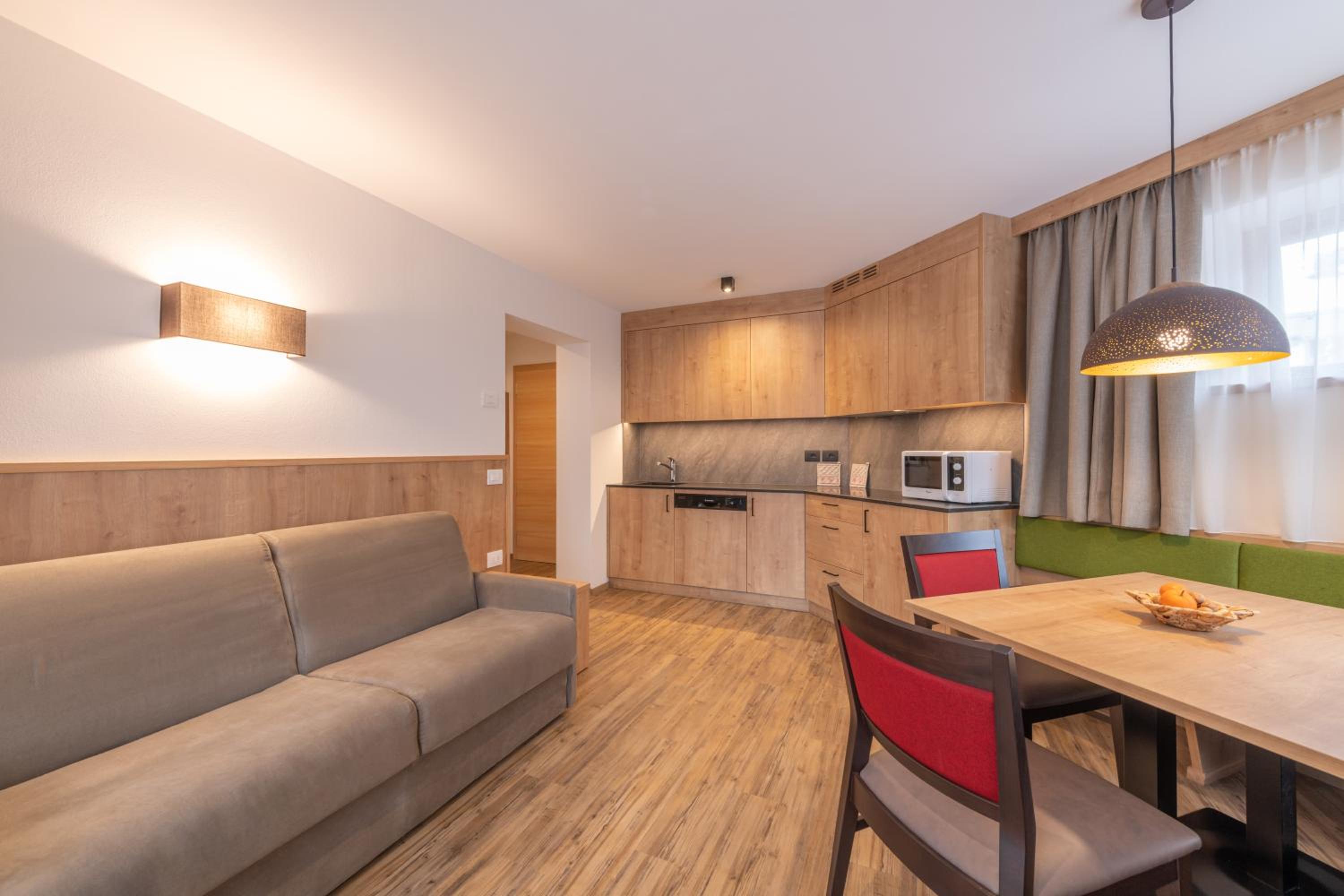 Apartment with Mountain View photo 2