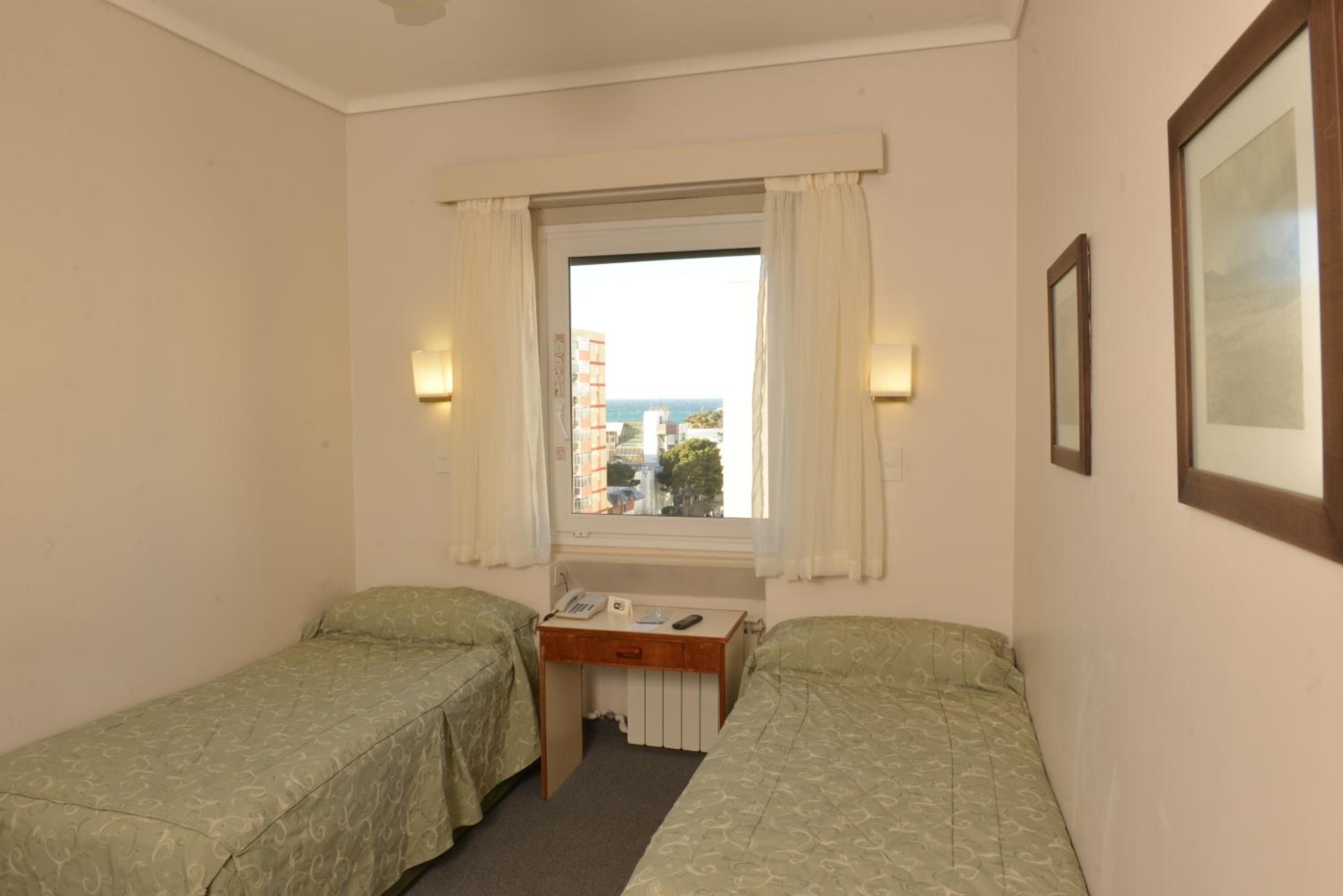 Standard Double or Twin Room photo 1