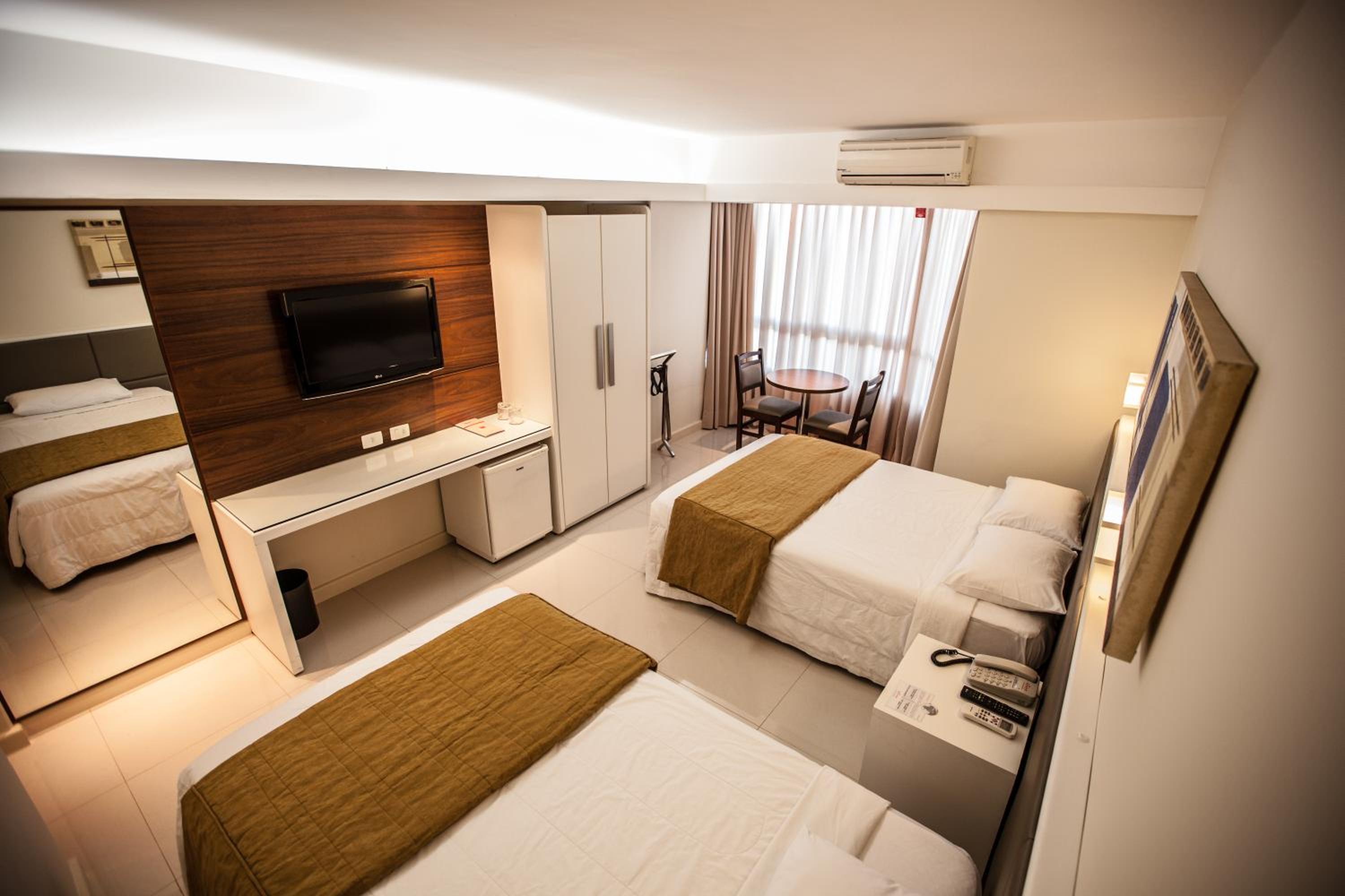 Deluxe Double or Twin Room thumbnail 6