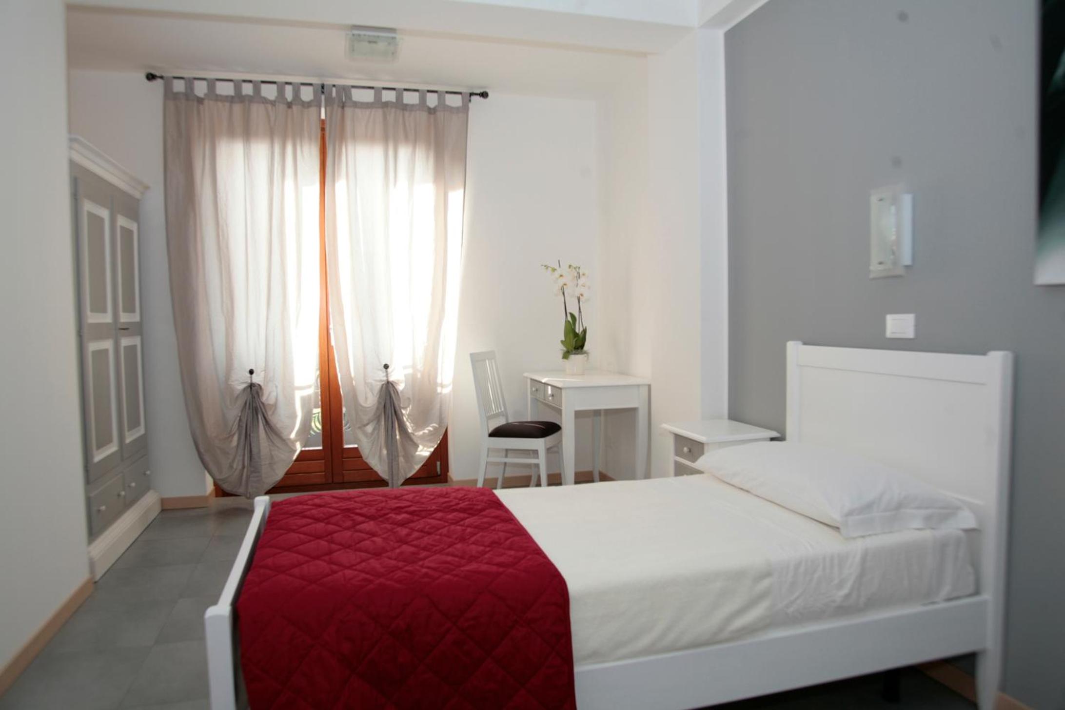 Double or Twin Room photo 3