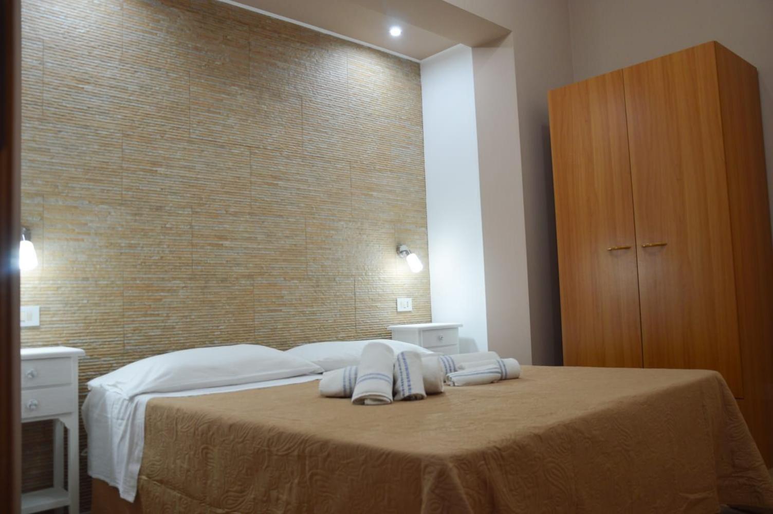 Two-Bedroom House - Photo 8
