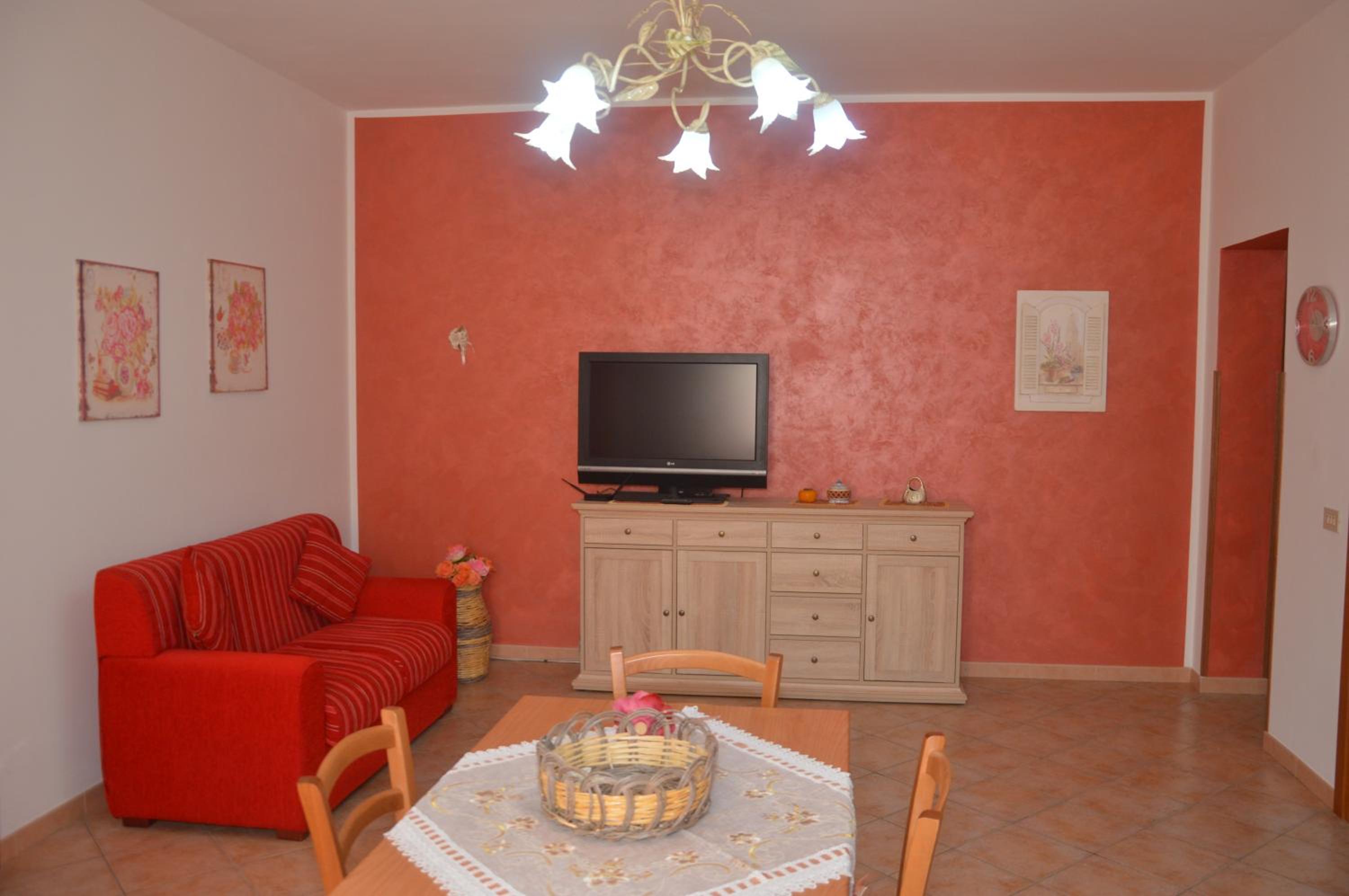 Two-Bedroom House - Photo 1
