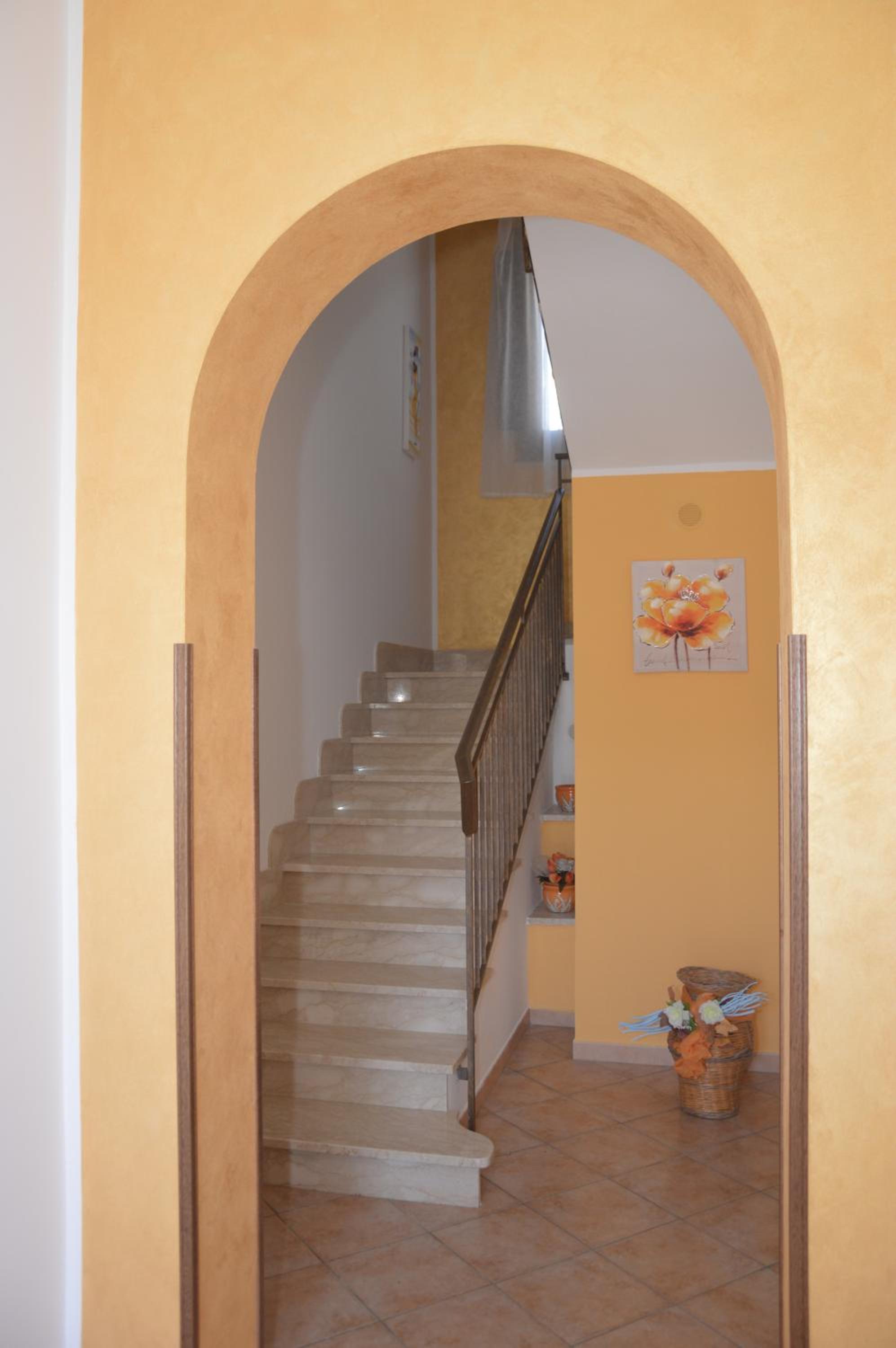 Two-Bedroom House - Photo 10